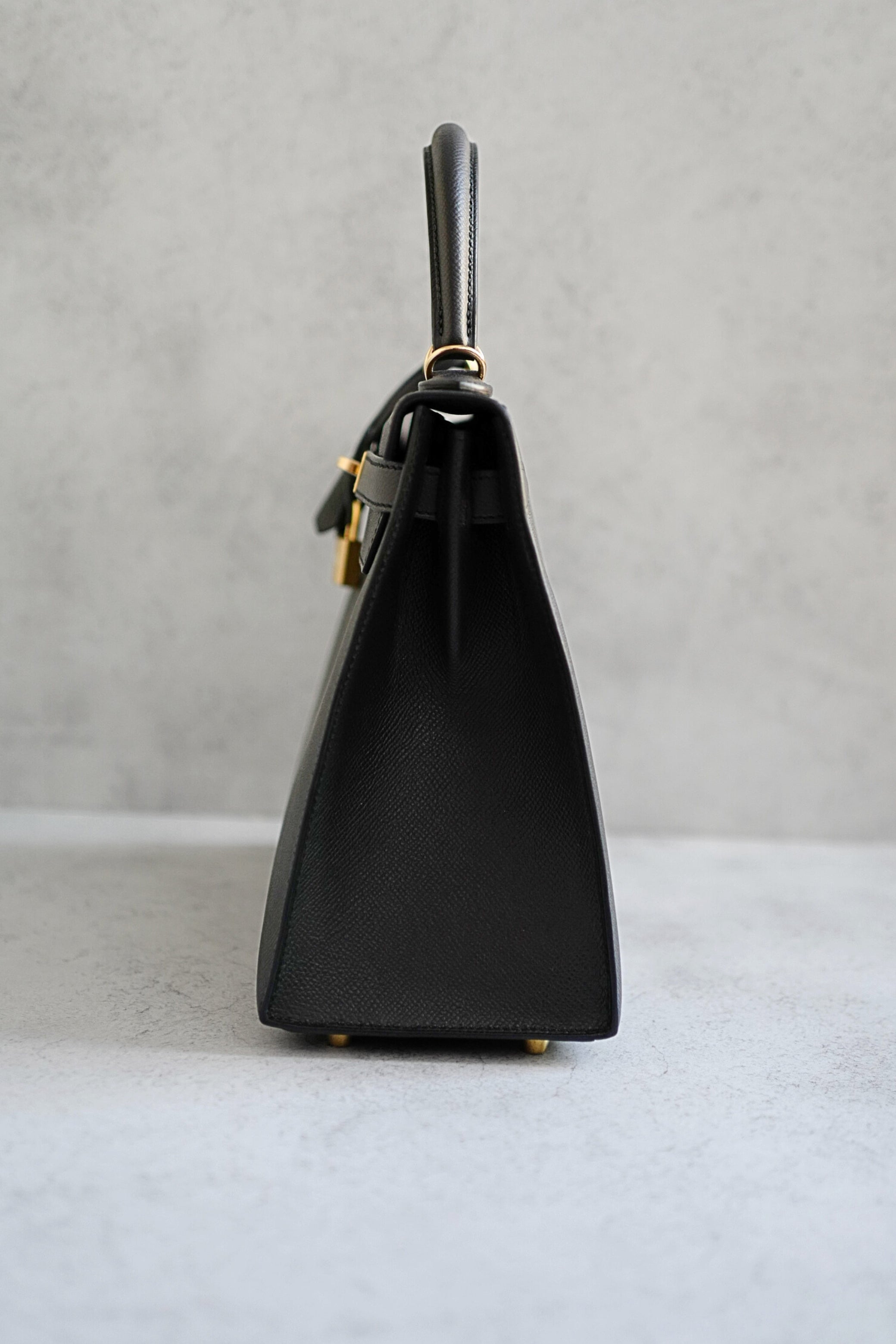 Hermes Kelly Sellier 28 Black Epsom Leather Permabrass Hardware B Stamp 2023