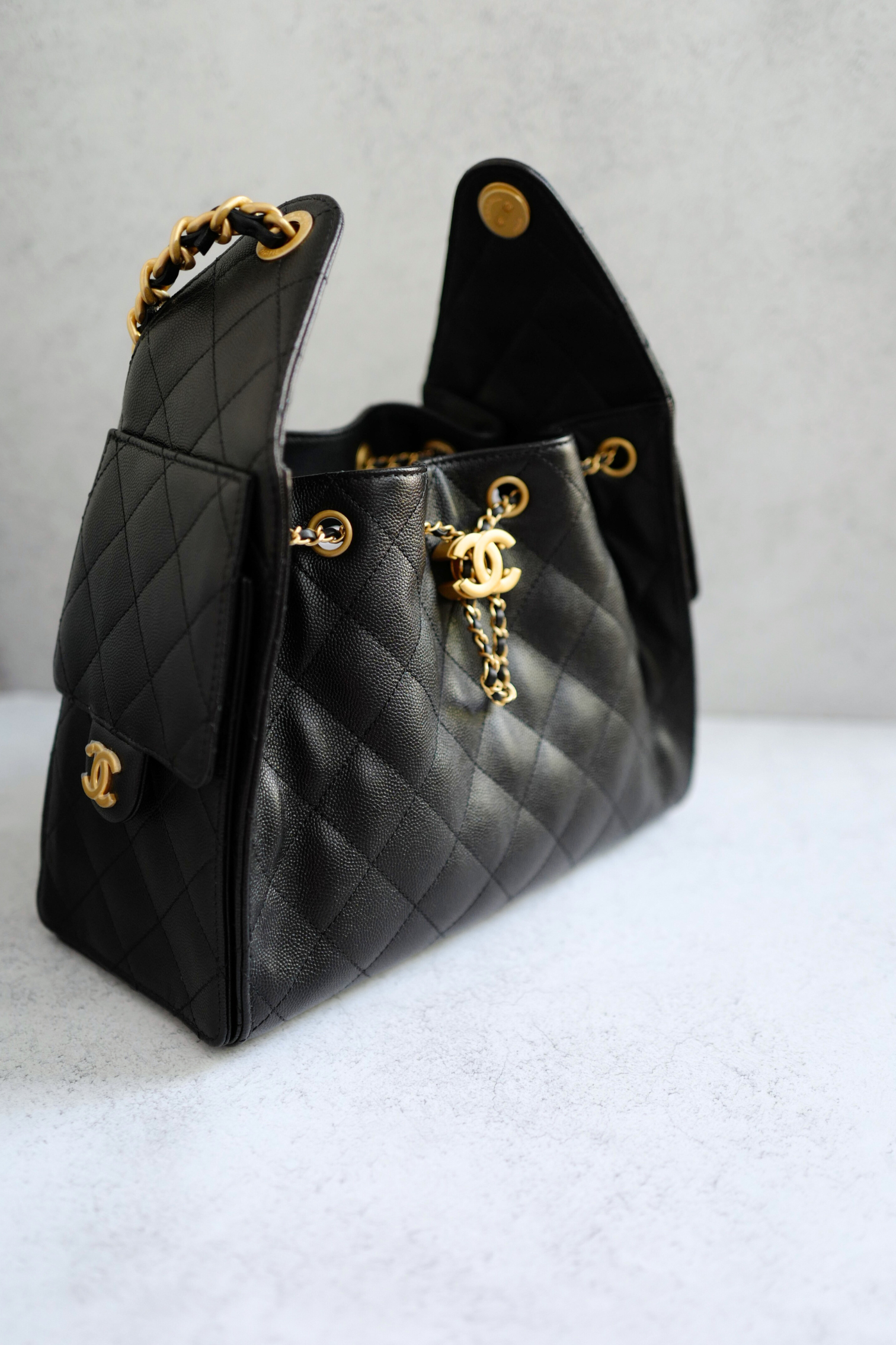 NEW Chanel 25S Small Hobo Bag Black Grained Calfskin with Gold Hardware