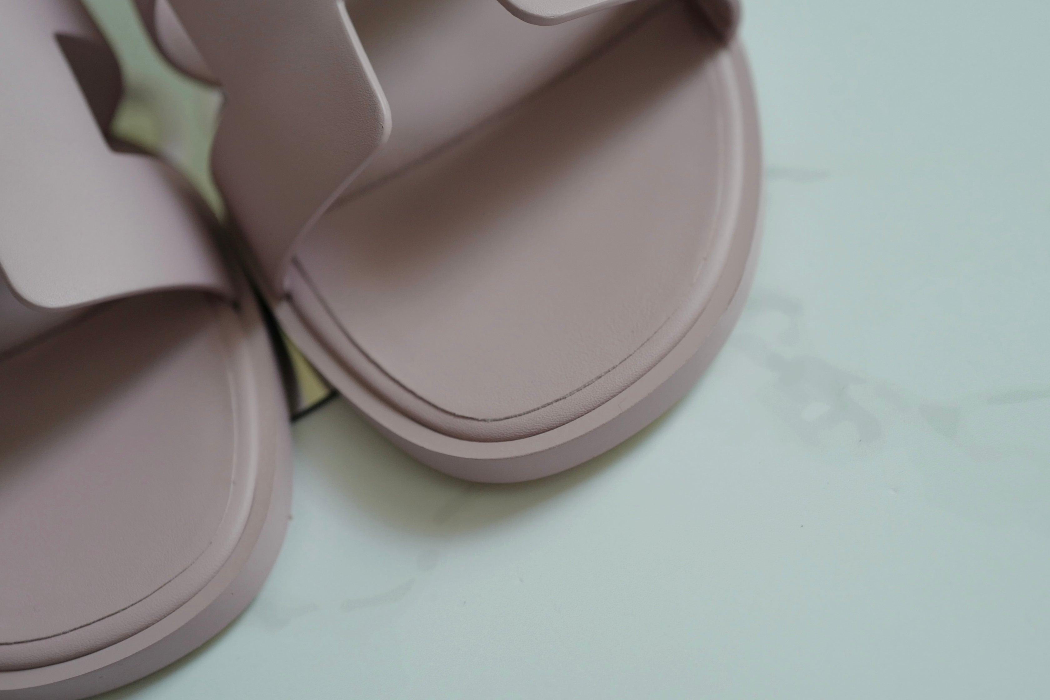 【エレガントに /Rose Cancan】HERMES サンダル サントリーニ BNIB Hermes Santorini Sandal In rose cancan Size 39