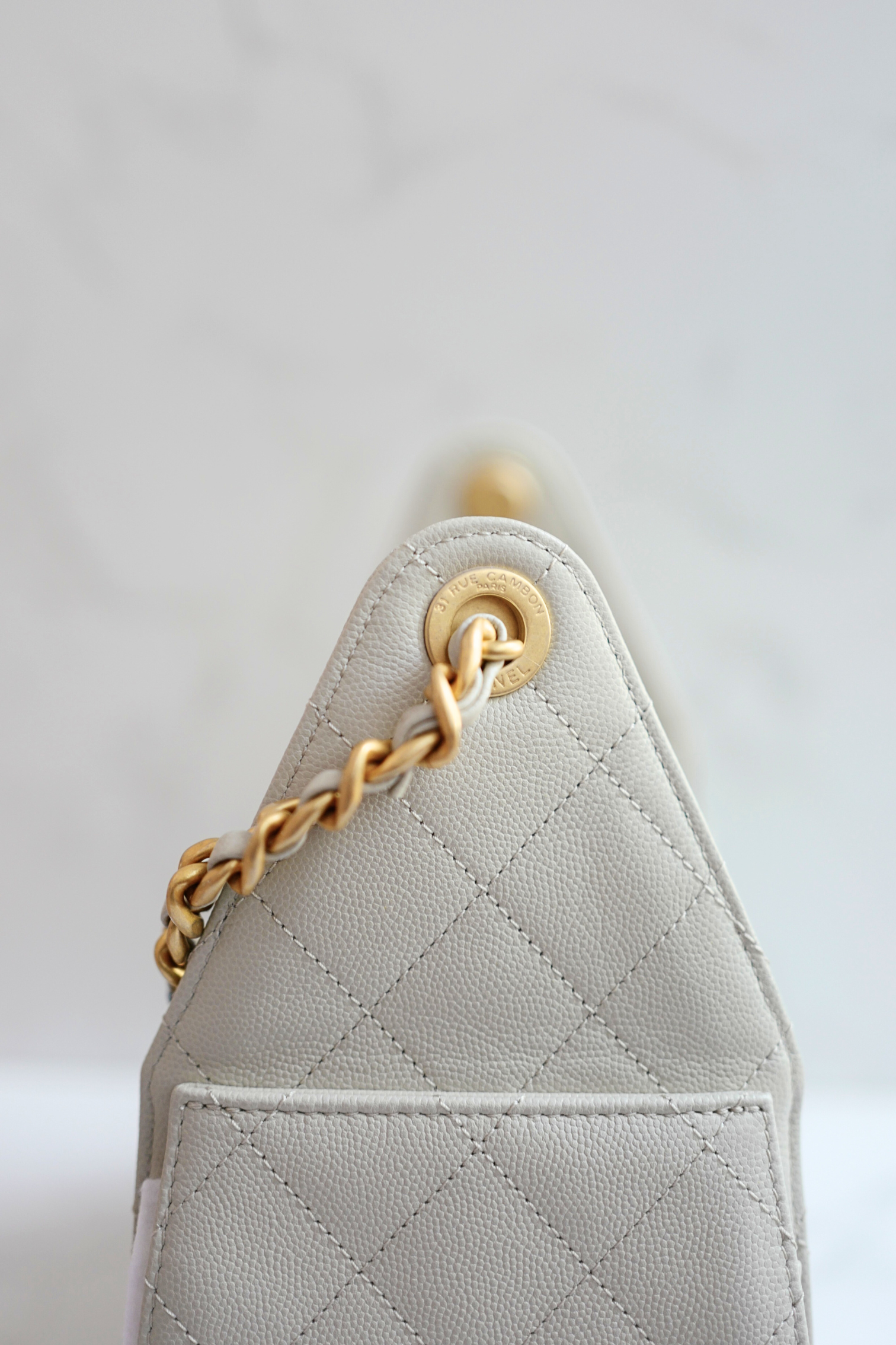 NEW CHANEL 2025 25B Small Hobo Bag Grained Calfskin Light Grey GHW