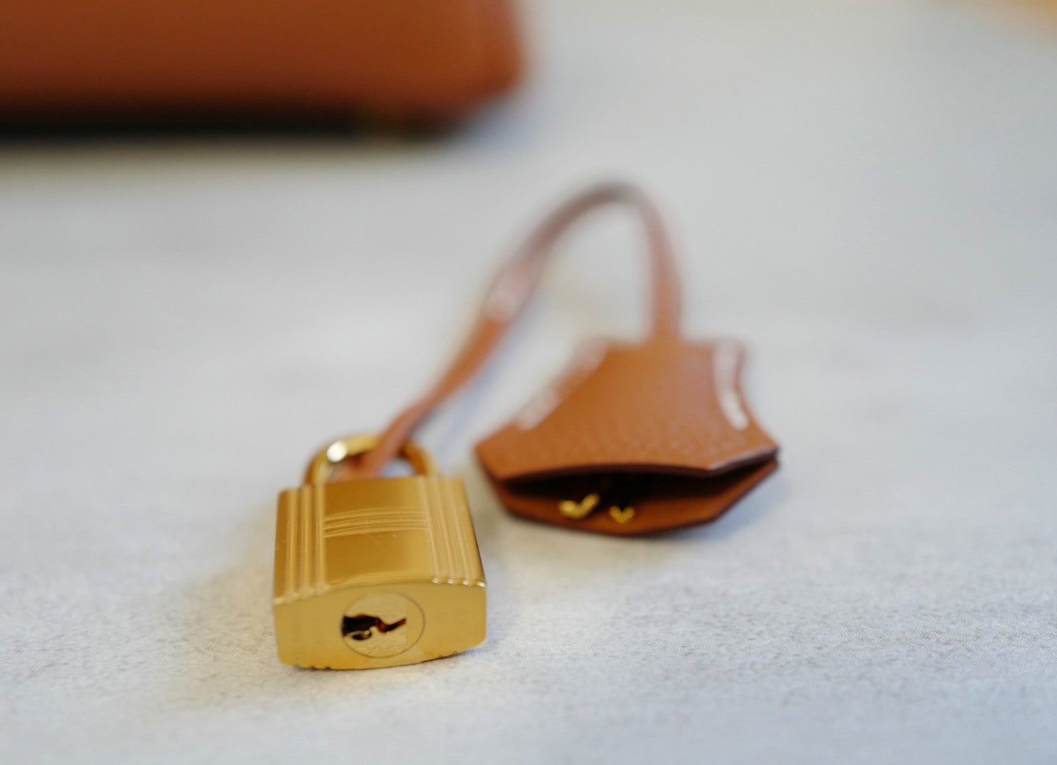 BNIB Hermès Birkin 25 Bag Gold Togo Leather with Gold Hardware Stamp K