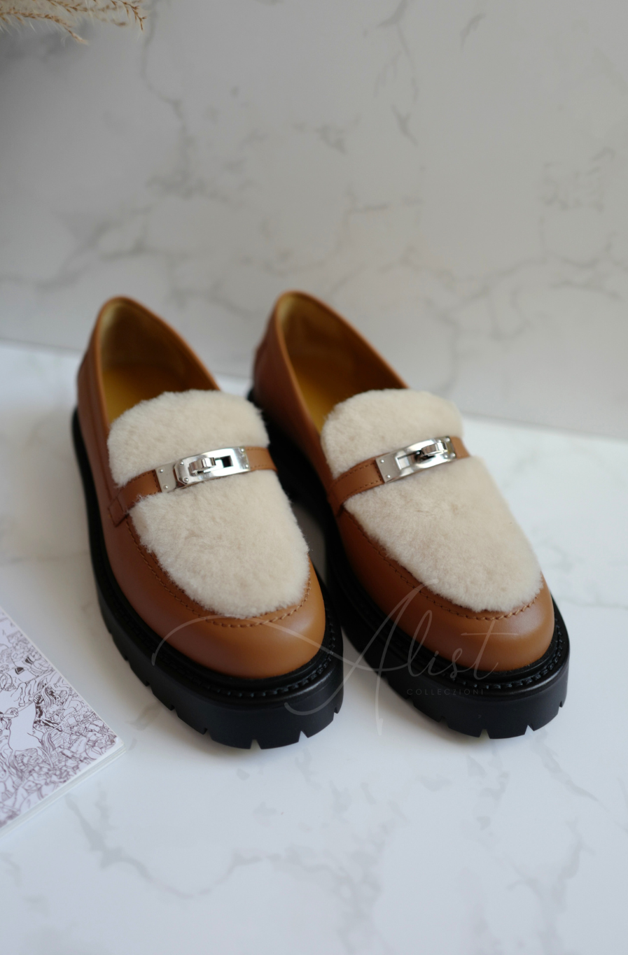 BNIB Hermes shoes icone loafers naturel / écru shearling Size 38