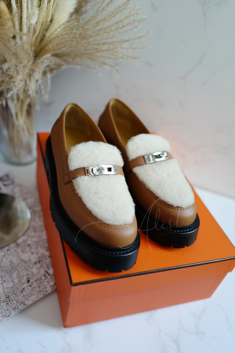 BNIB Hermes shoes icone loafers naturel / écru shearling Size 38