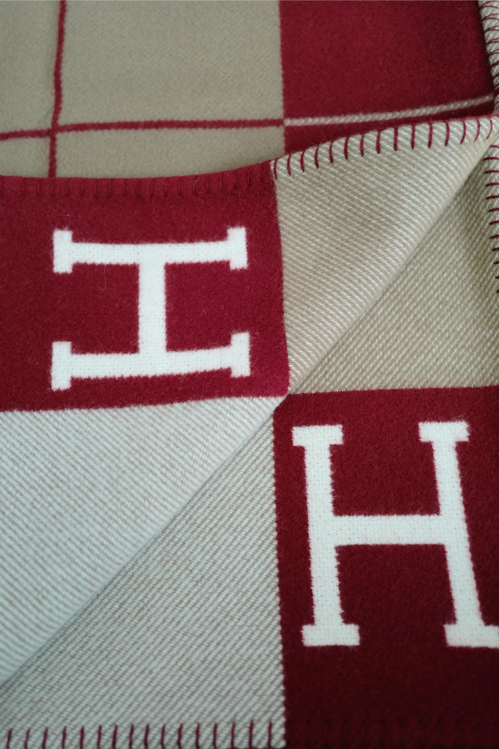 NEW HERMÈS Avalon III Throw Blanket Ecru / Rouge H Wool Cashmere