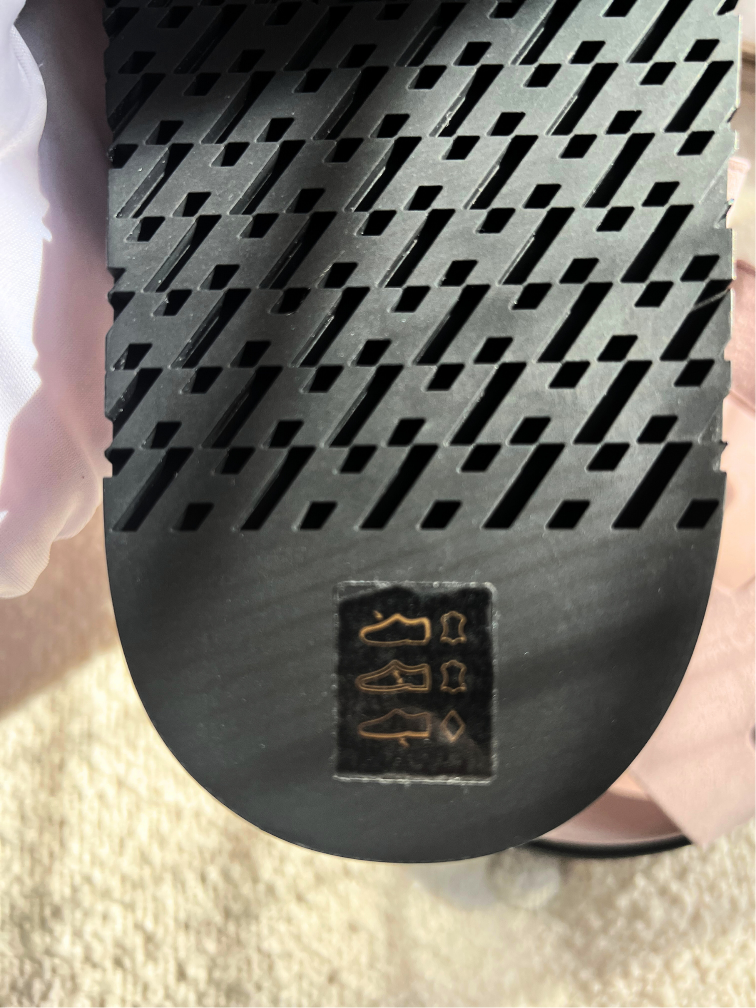 BNIB Hermes Womens Chypre sandal Rose Porcelaine 37.5