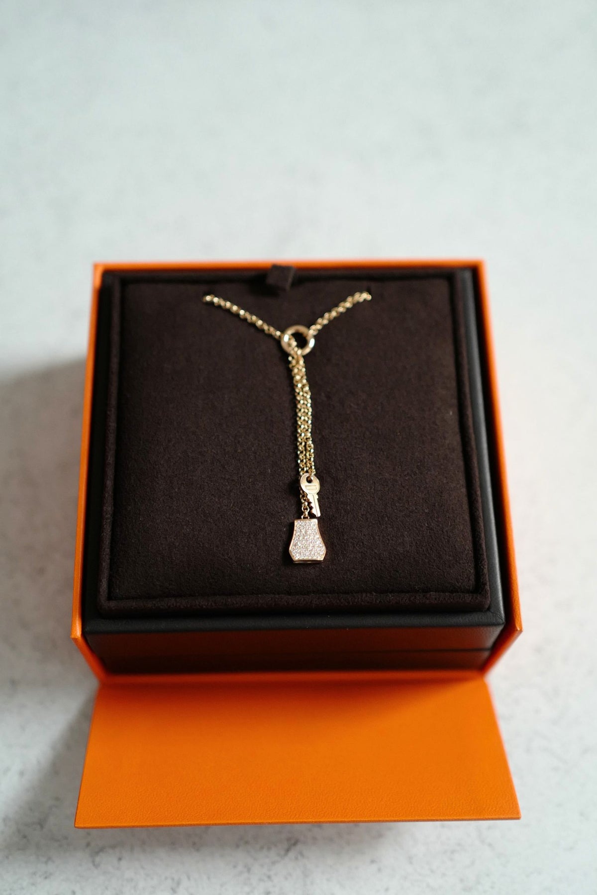 New Hermes Kelly Clochette Necklace pm dia 18k Rose Gold With Diamonds $11K