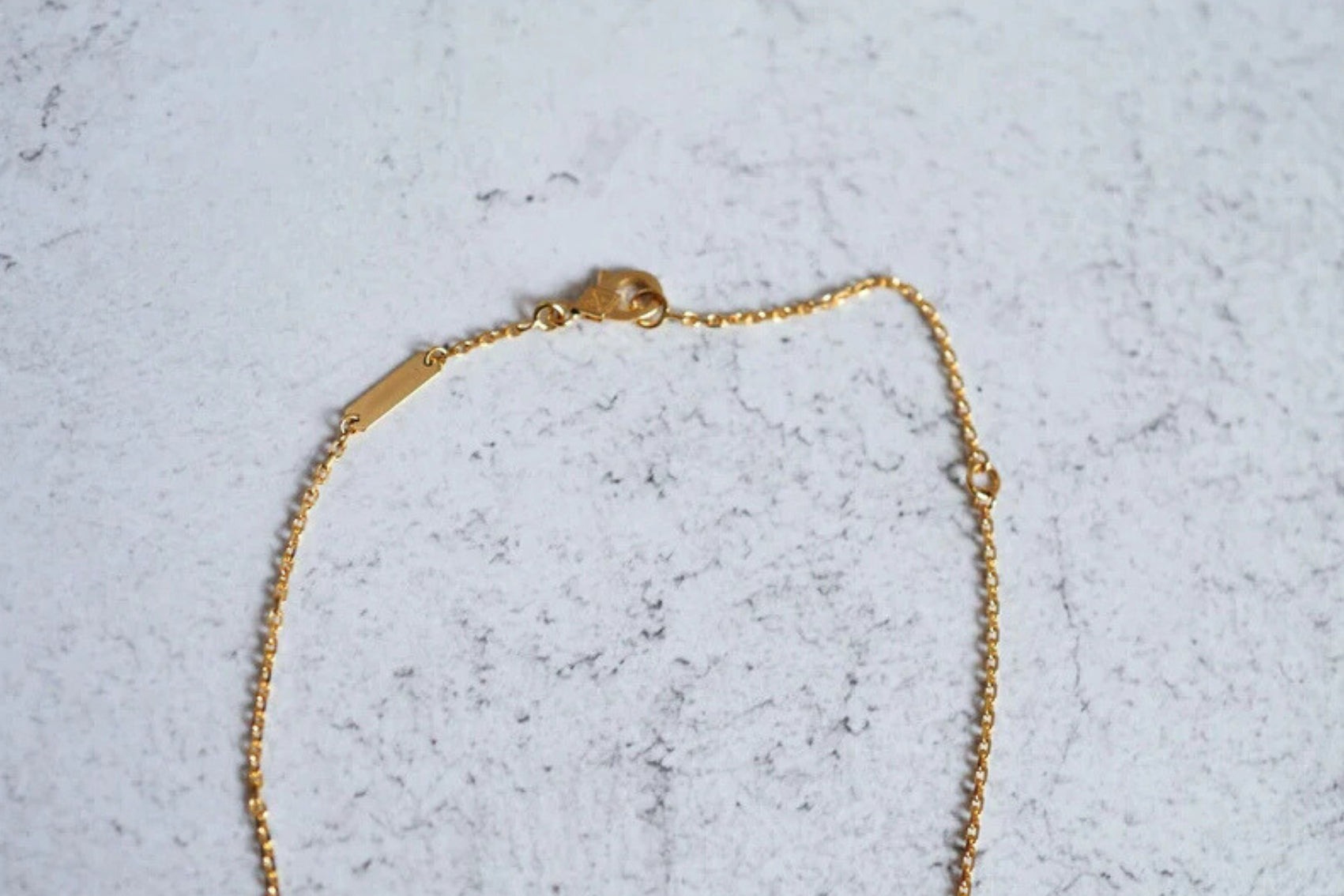 BNIB Van Cleef & Arpels Alhambra Malachite Pendant Necklace in 18K Yellow Gold