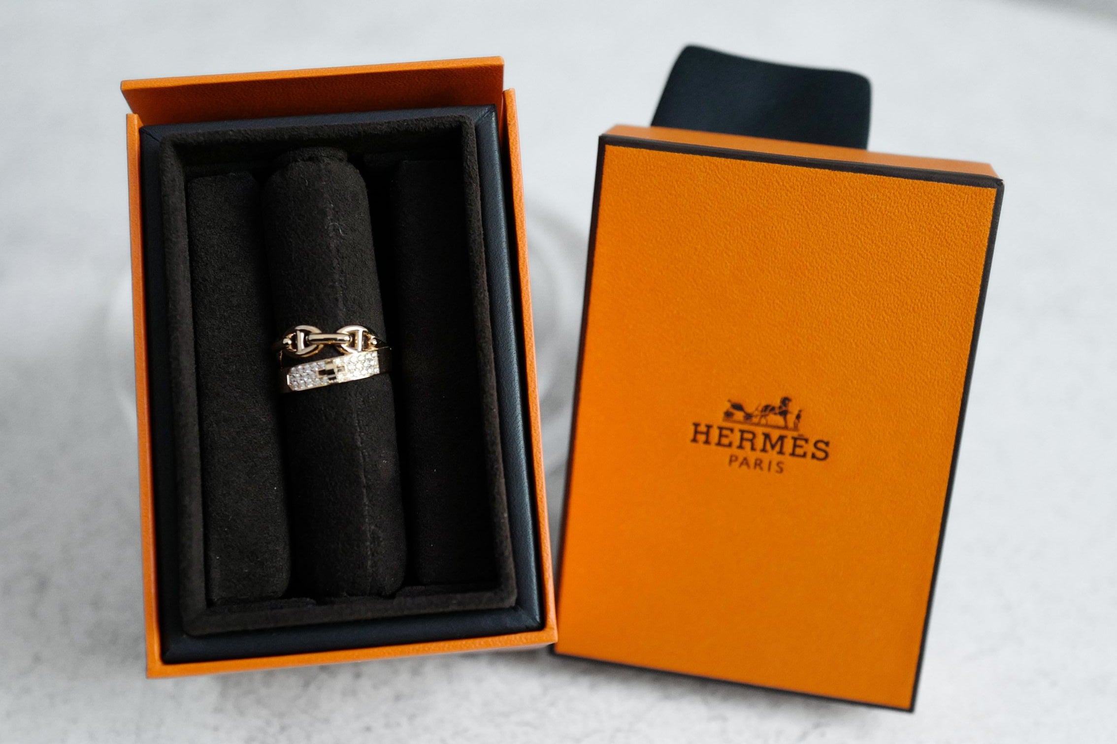 Hermès Kelly Alchimie Double Tour Ring 18K Rose Gold 32 Diamonds Size 53