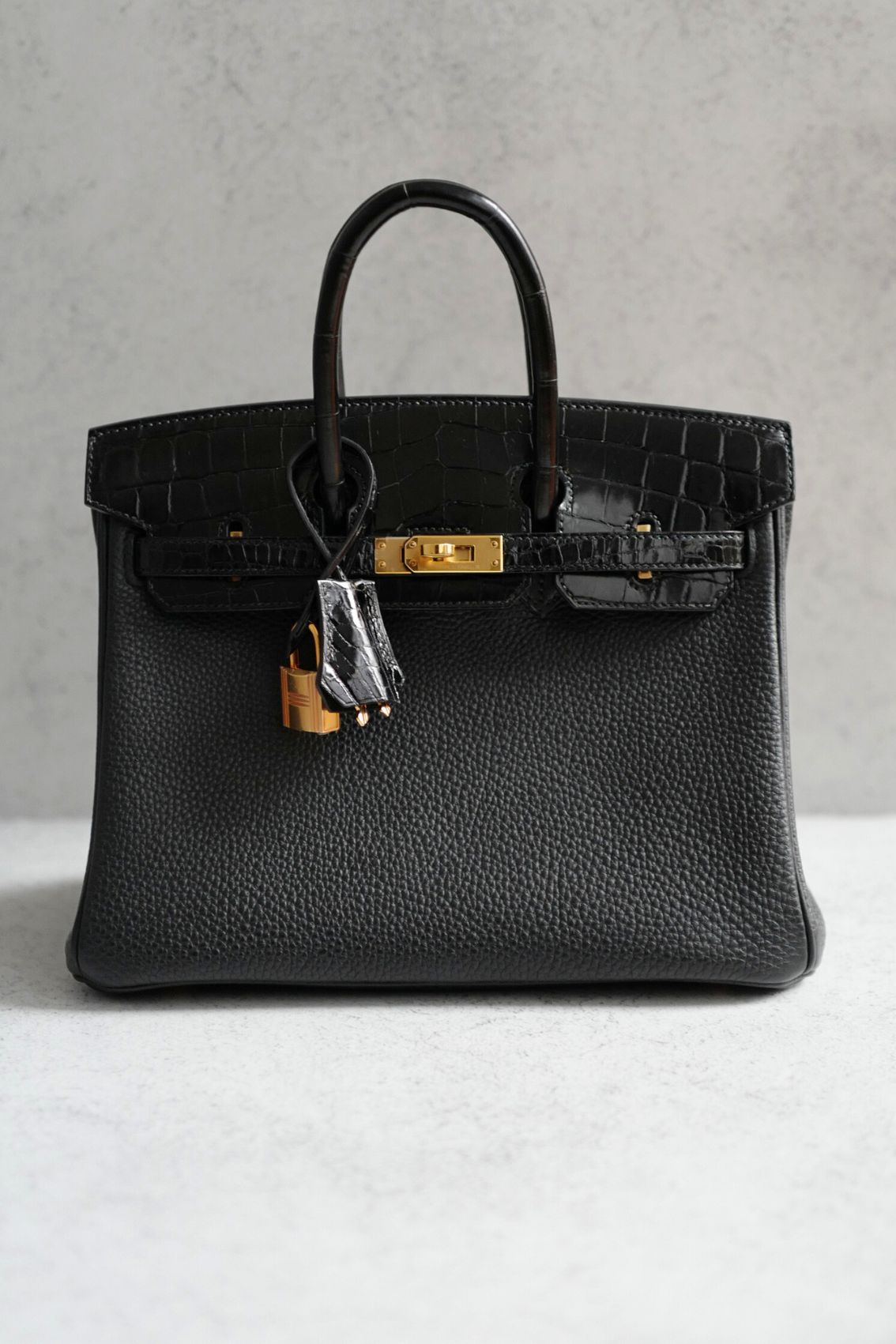 Hermes Birkin 25 touch shiny niloticus in noir/black gold hw Complete with Receipt