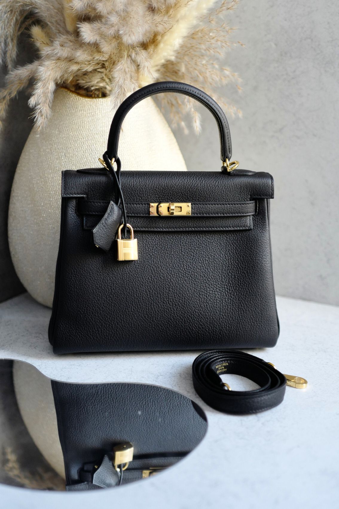 NEW Hermès Kelly 25 Black Togo Leather Gold Hardware K Stamp
