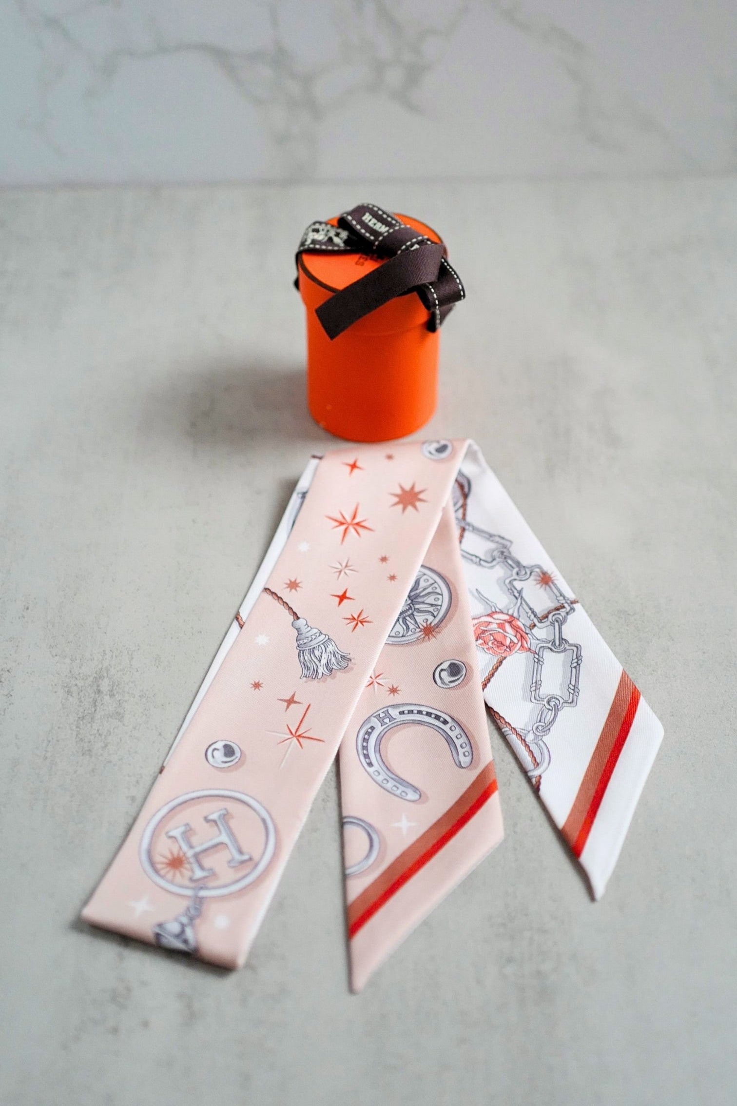 Hermès C’est La Fête Twilly Beige Rose / Caramel / Blanc