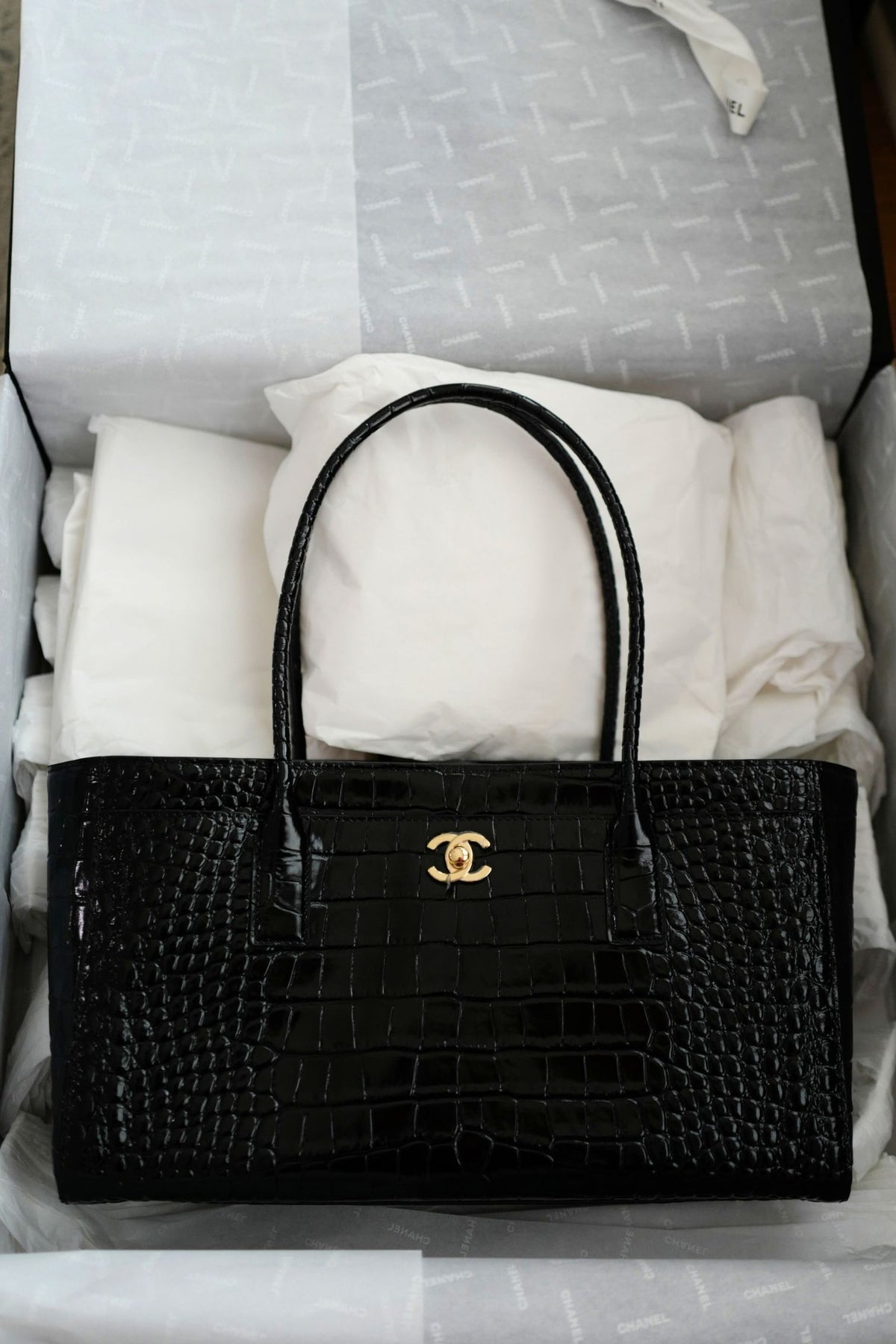 NEW Chanel 26K Matthieu Blazy's Small Tote Black Crocodile Embossed Calfskin GHW