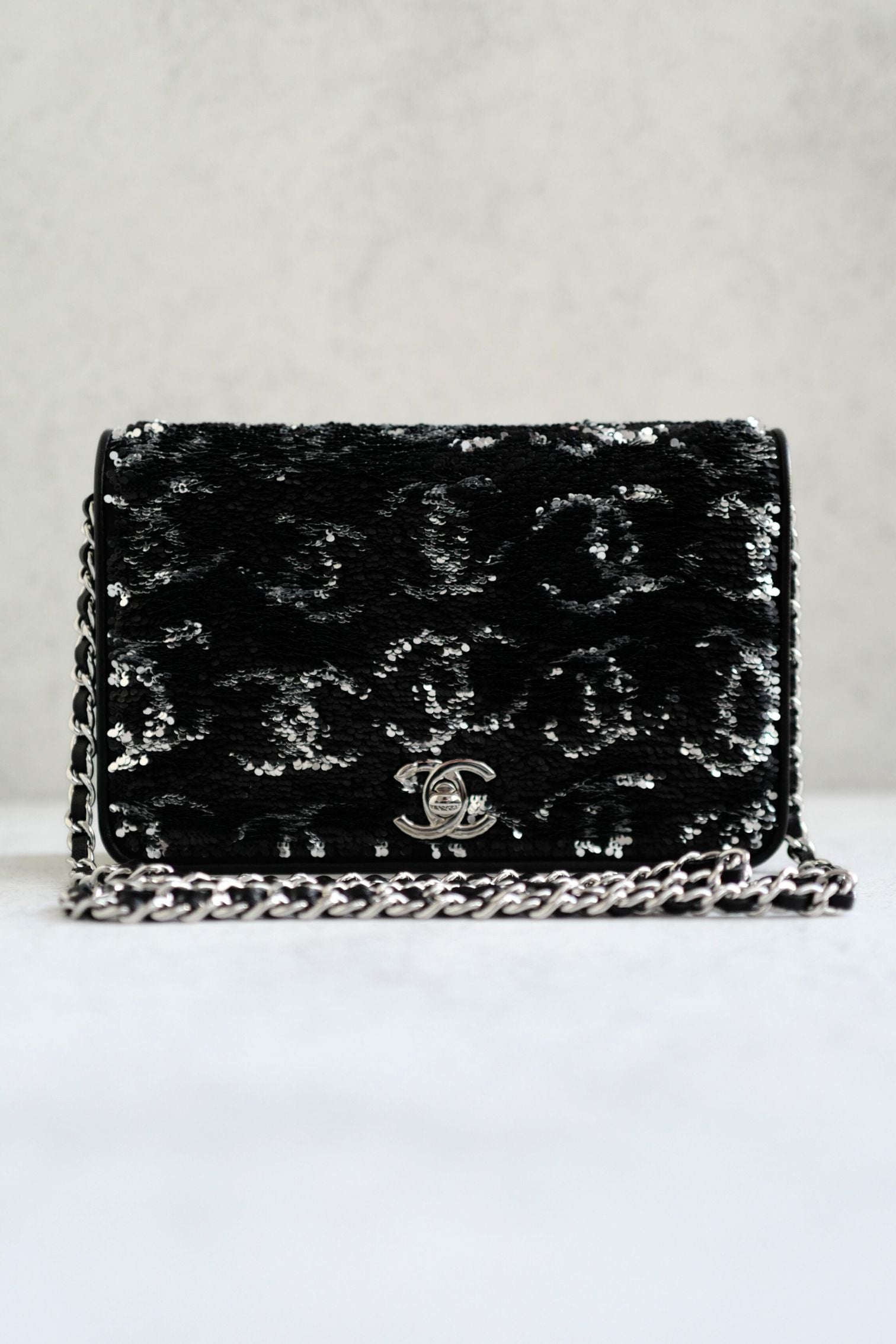New 23K Chanel Classic Reversible Sequin CC Wallet On Chain Handbag