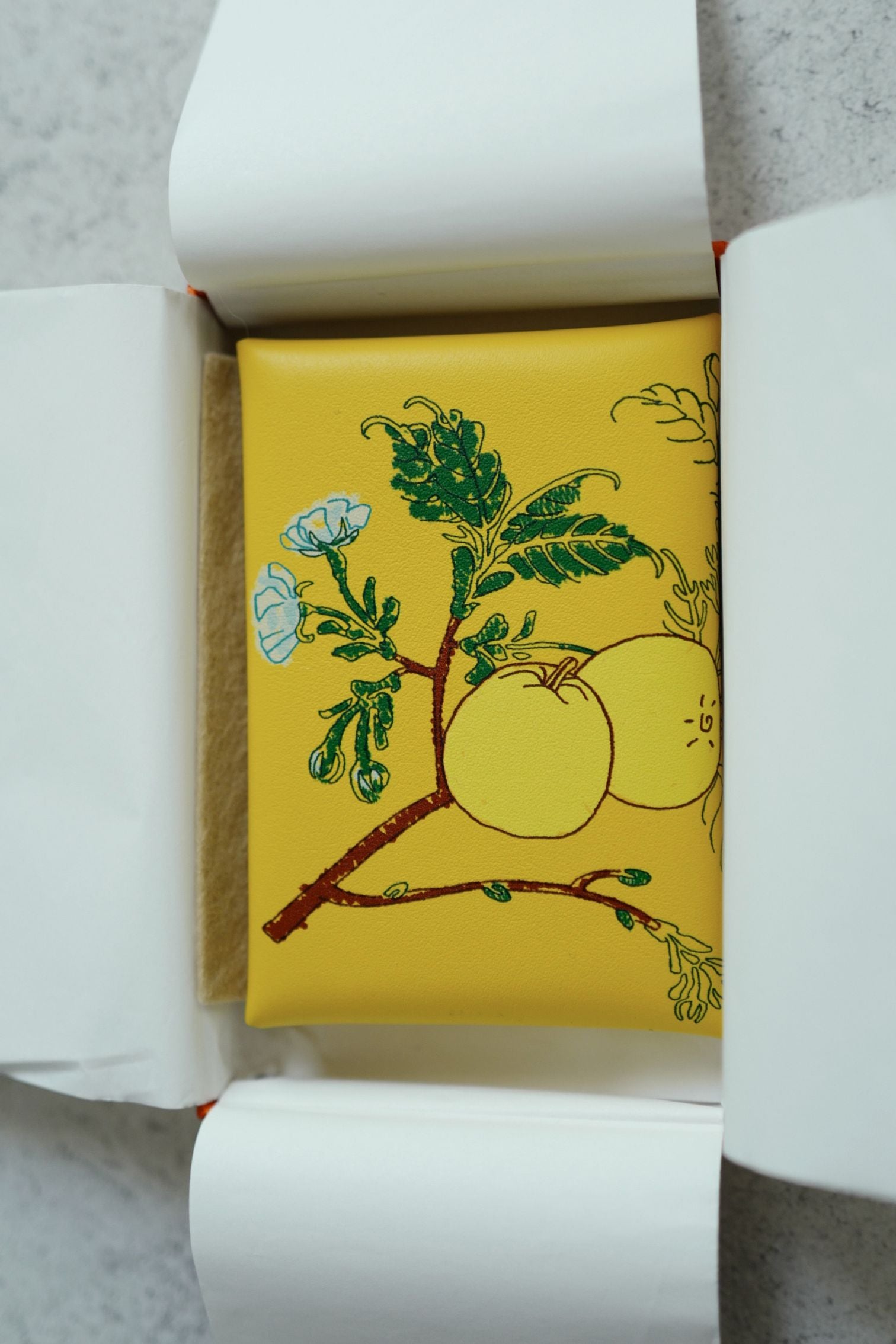 BNIB Limited Edition Hermès Calvi Duo Compact Card Holder Jaune De Naples PHW