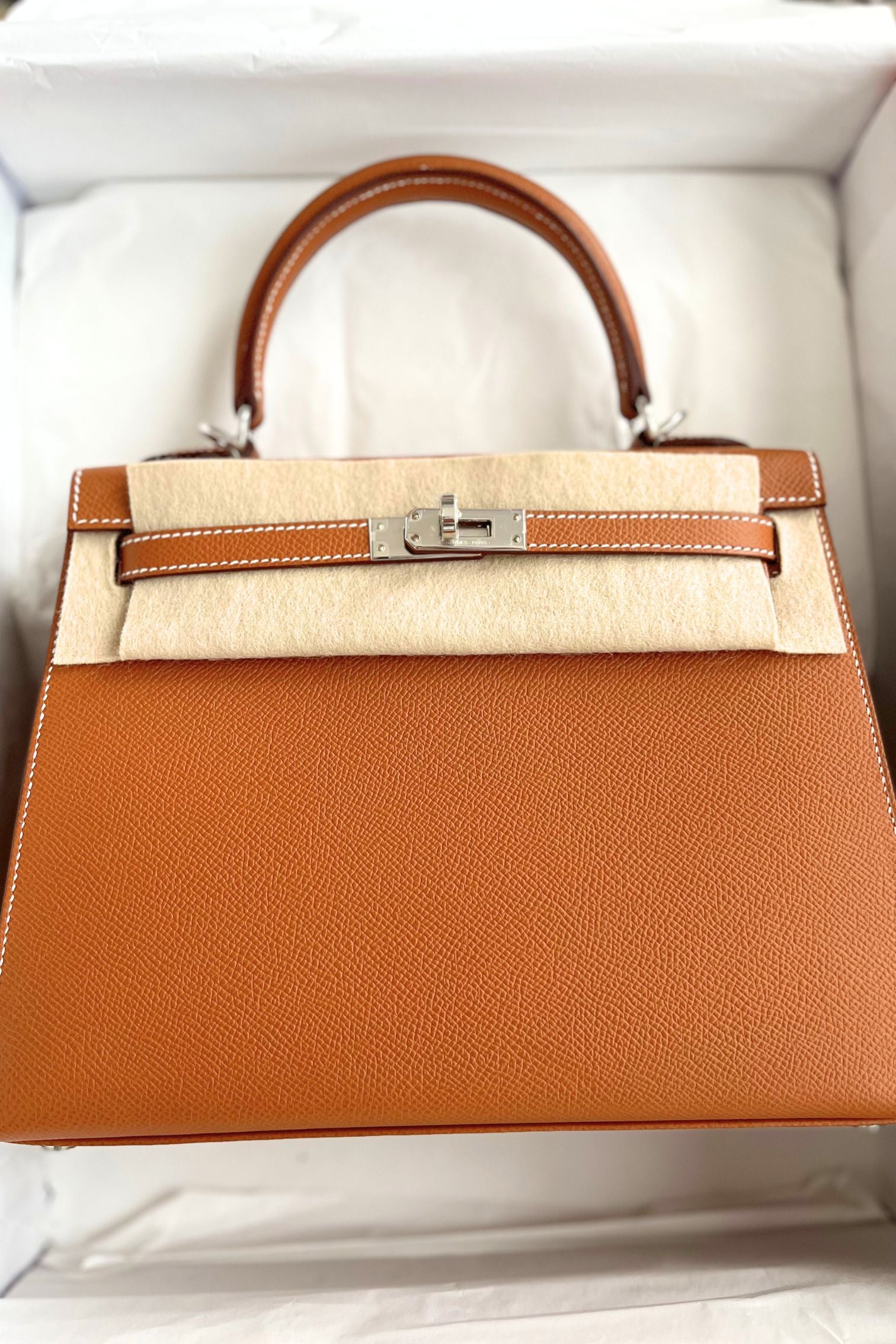 BNIB Hermes Kelly 25 Gold Epsom Sellier Palladium Hardware G Stamp 2026