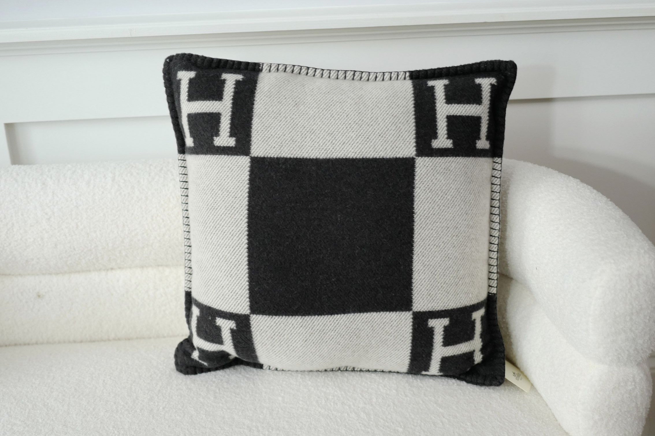 NEW Hermes Avalon Pillow  Small Model Ecru Gris Fonce Jacquard Wool Cashmere