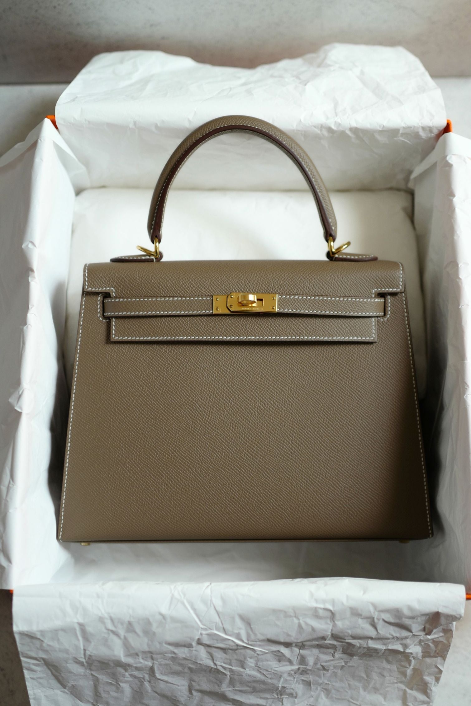 BNIB Hermes Kelly 25 Etoupe Epsom Sellier Gold Hardware G Stamp 2026