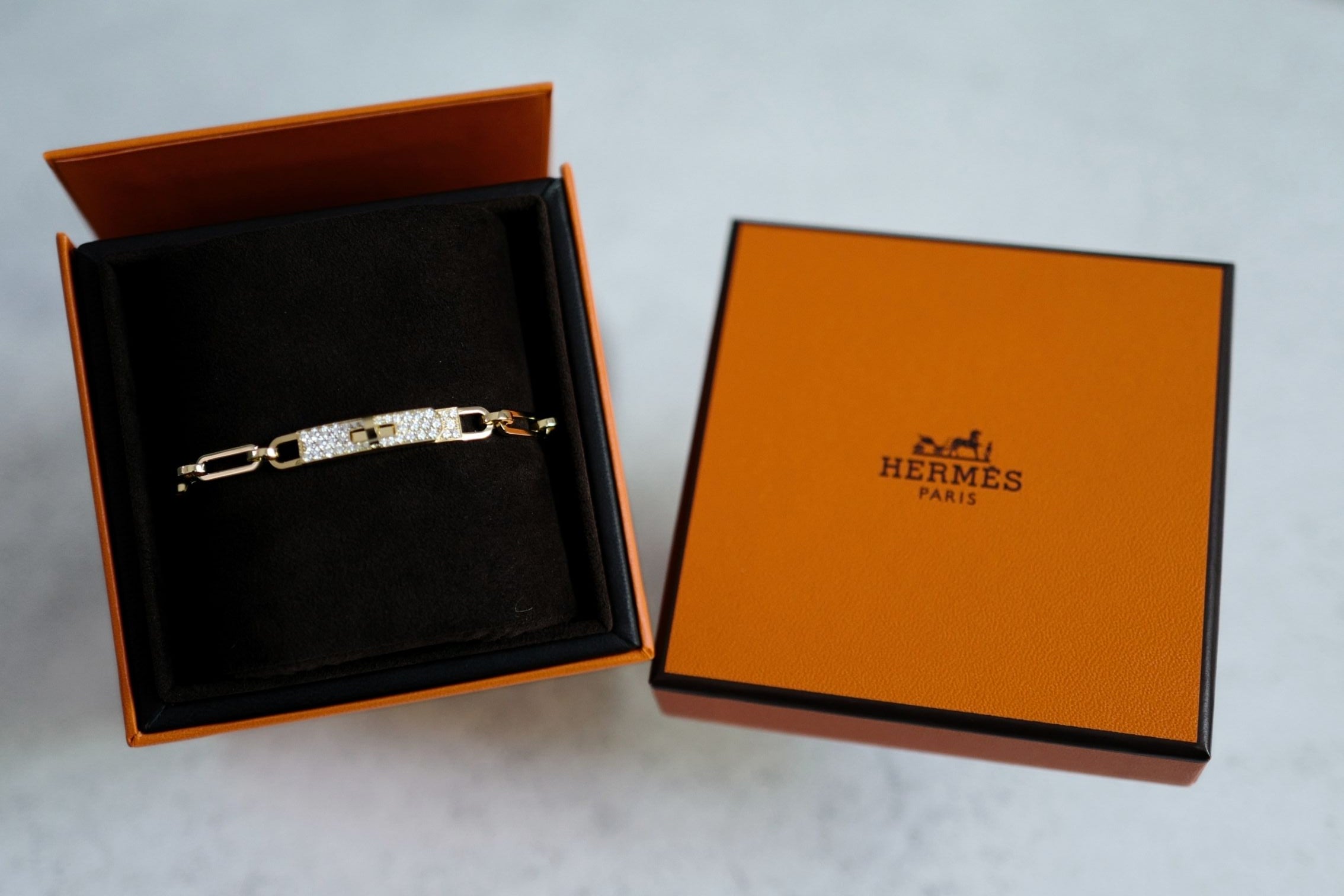 Hermès Kelly Chaine Bracelet Small Size 18K Yellow Gold 41 Diamonds Size 150