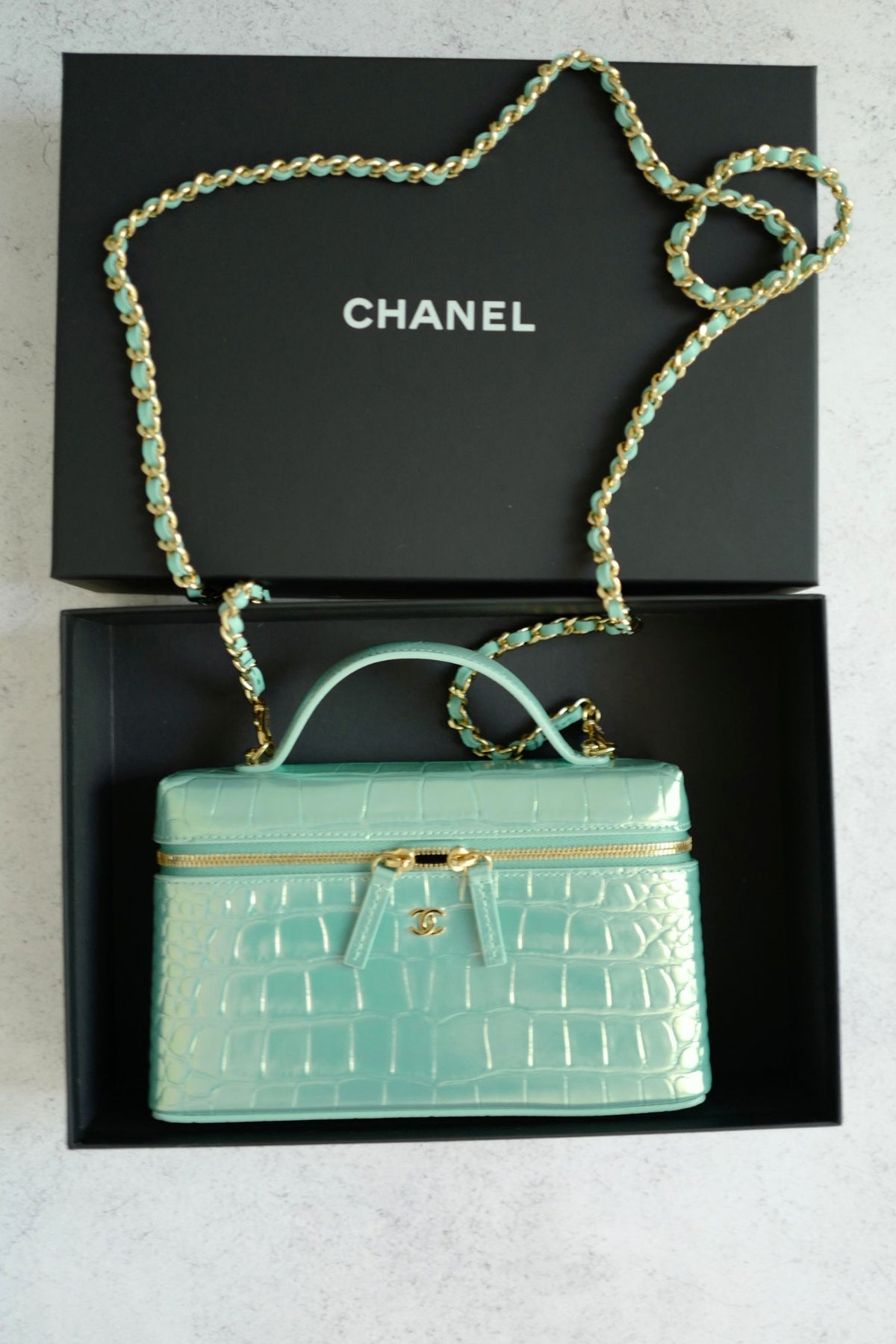 NEW Chanel 26K Vanity with Chain Turquoise Croc Embossed Iridescent Calfskin GHW