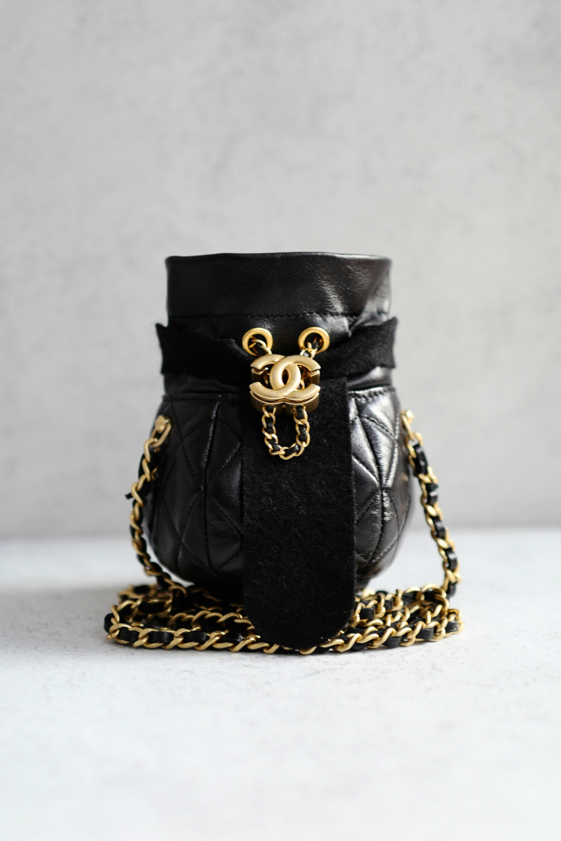 BNIB Chanel 23S Black Shiny Lambskin Clutch with Chain in Gold Hardware