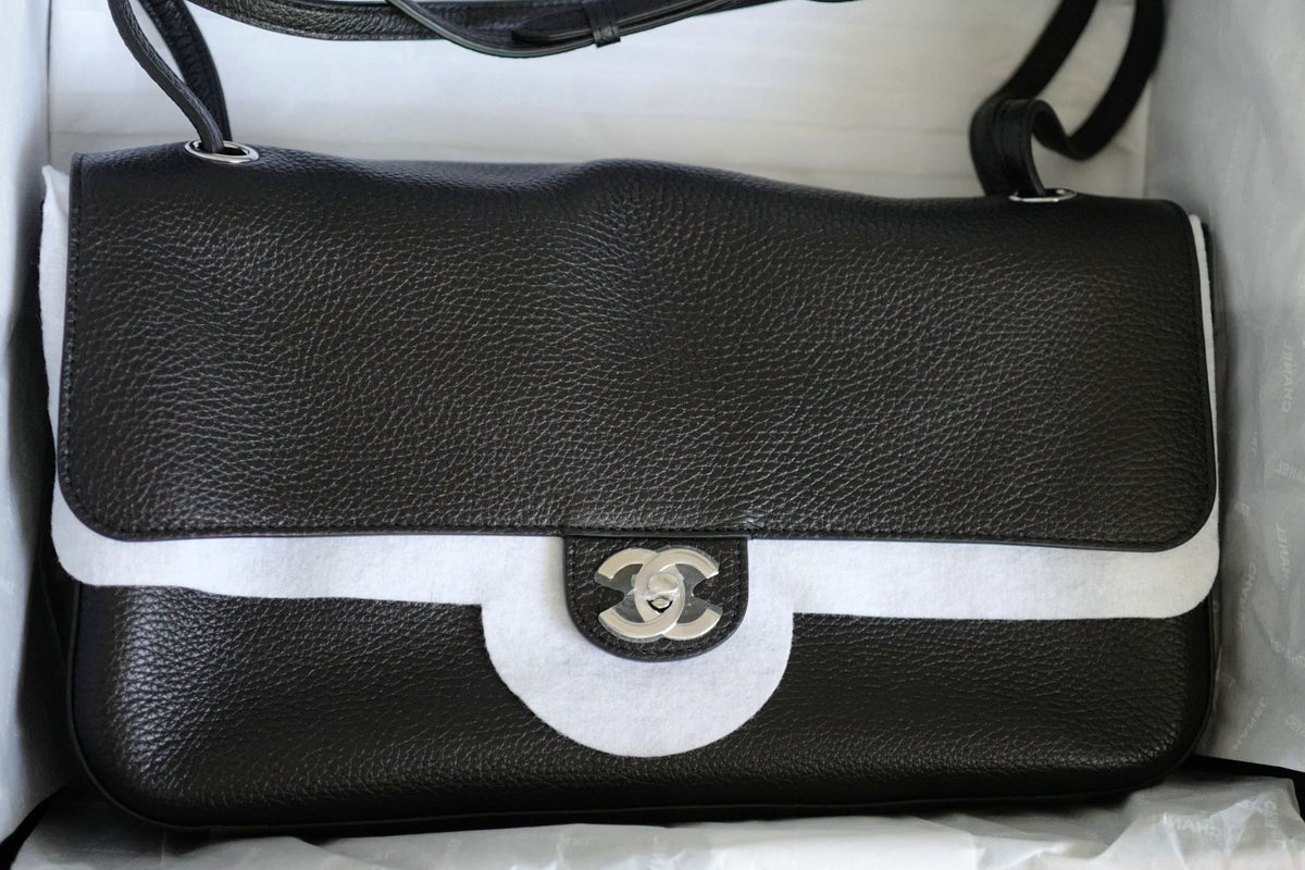 NEW Chanel 26S Maxi 32 Flapbag Black Grained Calfskin Silver Hardware