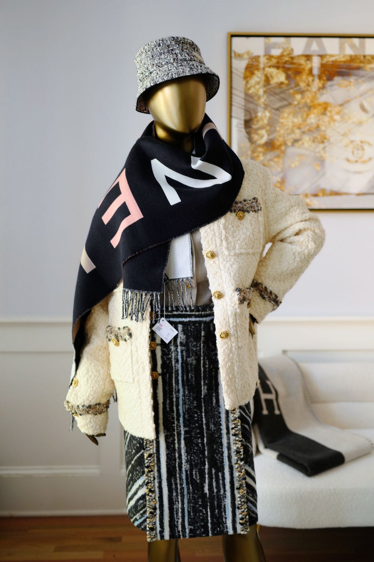 NEW Chanel 25C Wool Shawl Scarf CC Logo Dark Navy Ecru