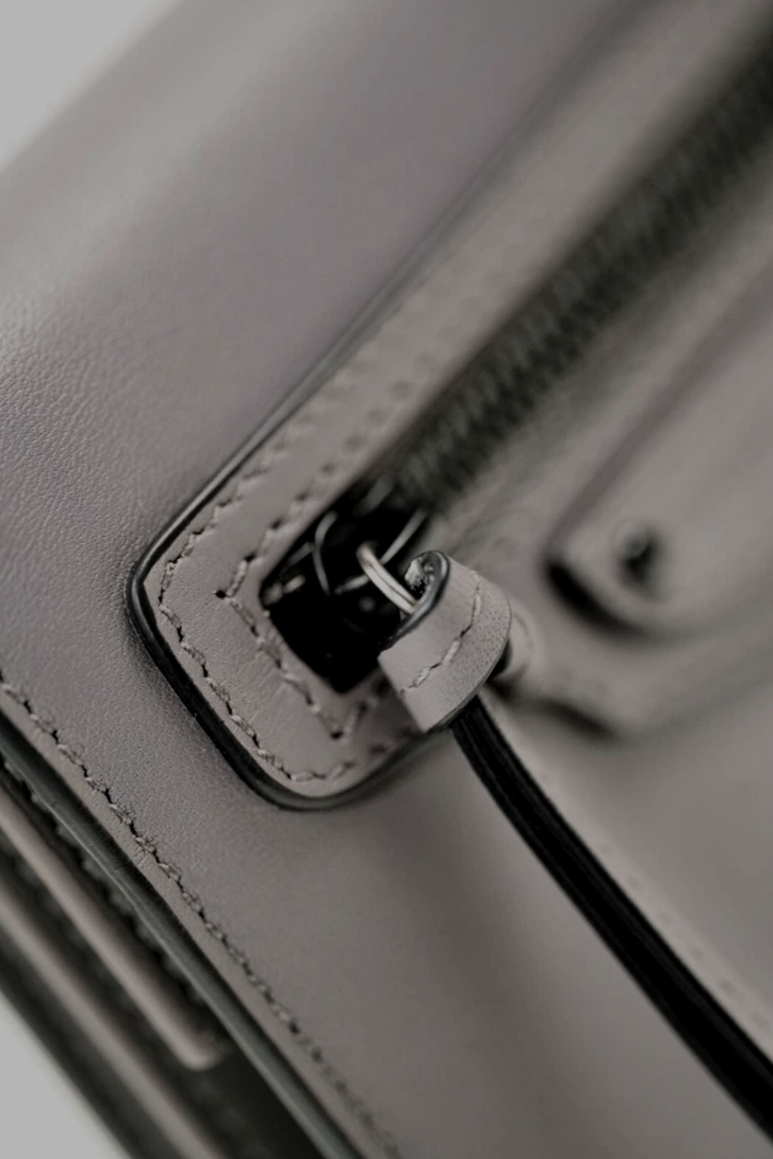 BNIB Balenciaga Women's Neo Classic Mini Wallet in Dark Grey Calfskin