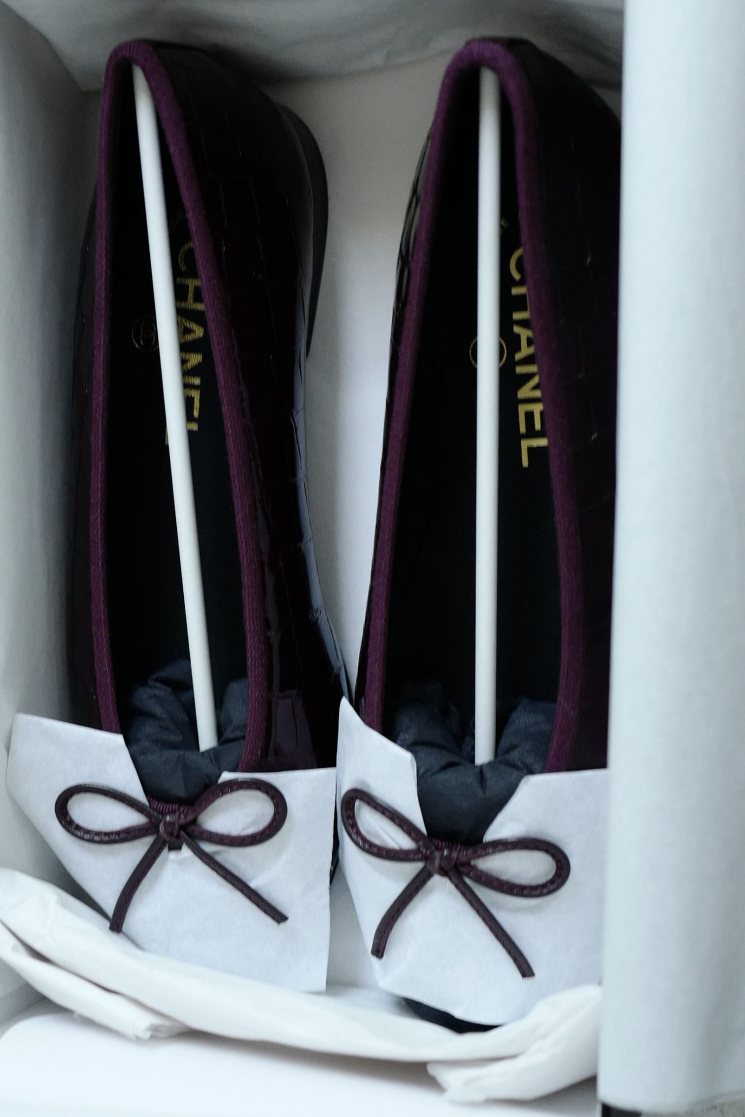 Chanel 26A Ballet Flats Croc Embossed Patent Calfskin Burgundy Black Size 37