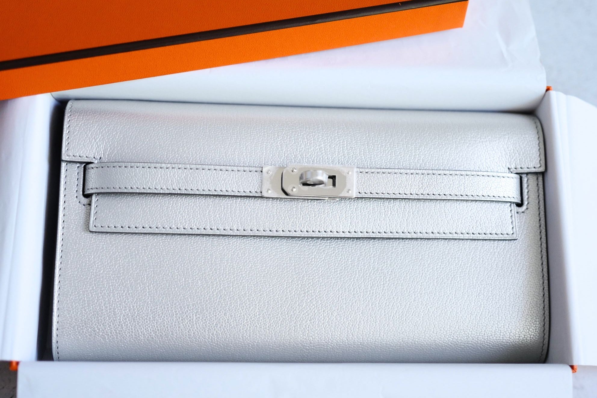Hermès Kelly To Go Wallet Dore Argent Silver Metallic Chamkilight Goatskin 2026