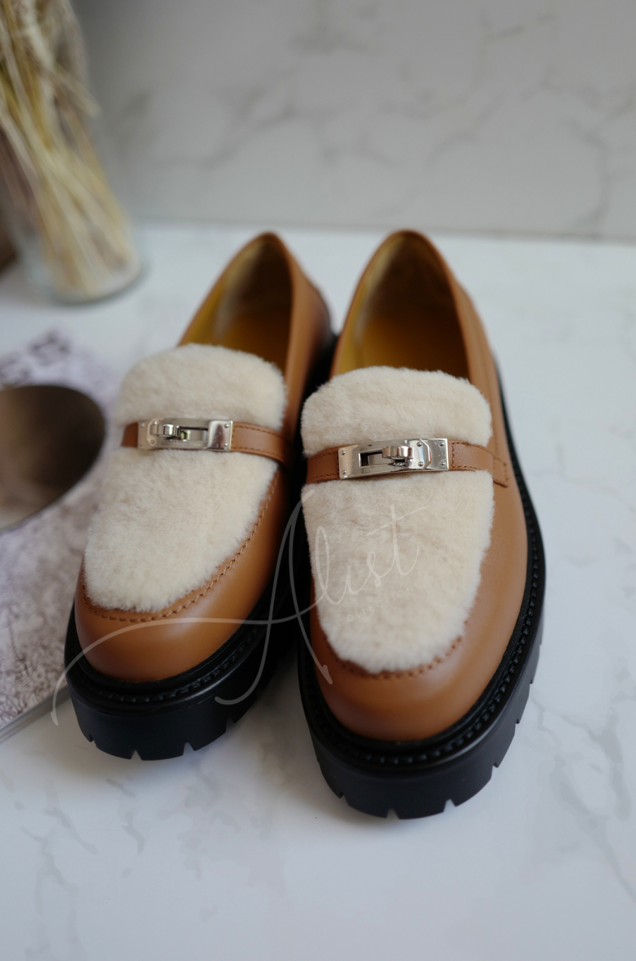 BNIB Hermes shoes icone loafers naturel / écru shearling Size 38