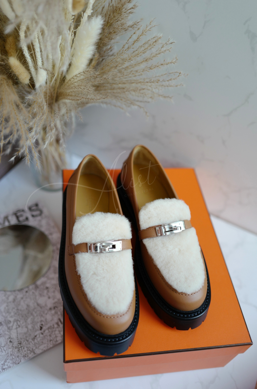 BNIB Hermes shoes icone loafers naturel / écru shearling Size 38