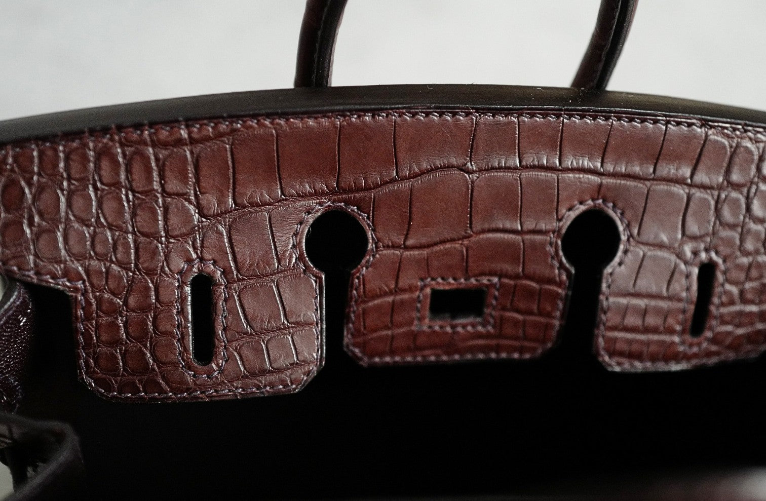 HERMÈS Birkin Sellier 20 Havane Matte Alligator with Gold Hardware