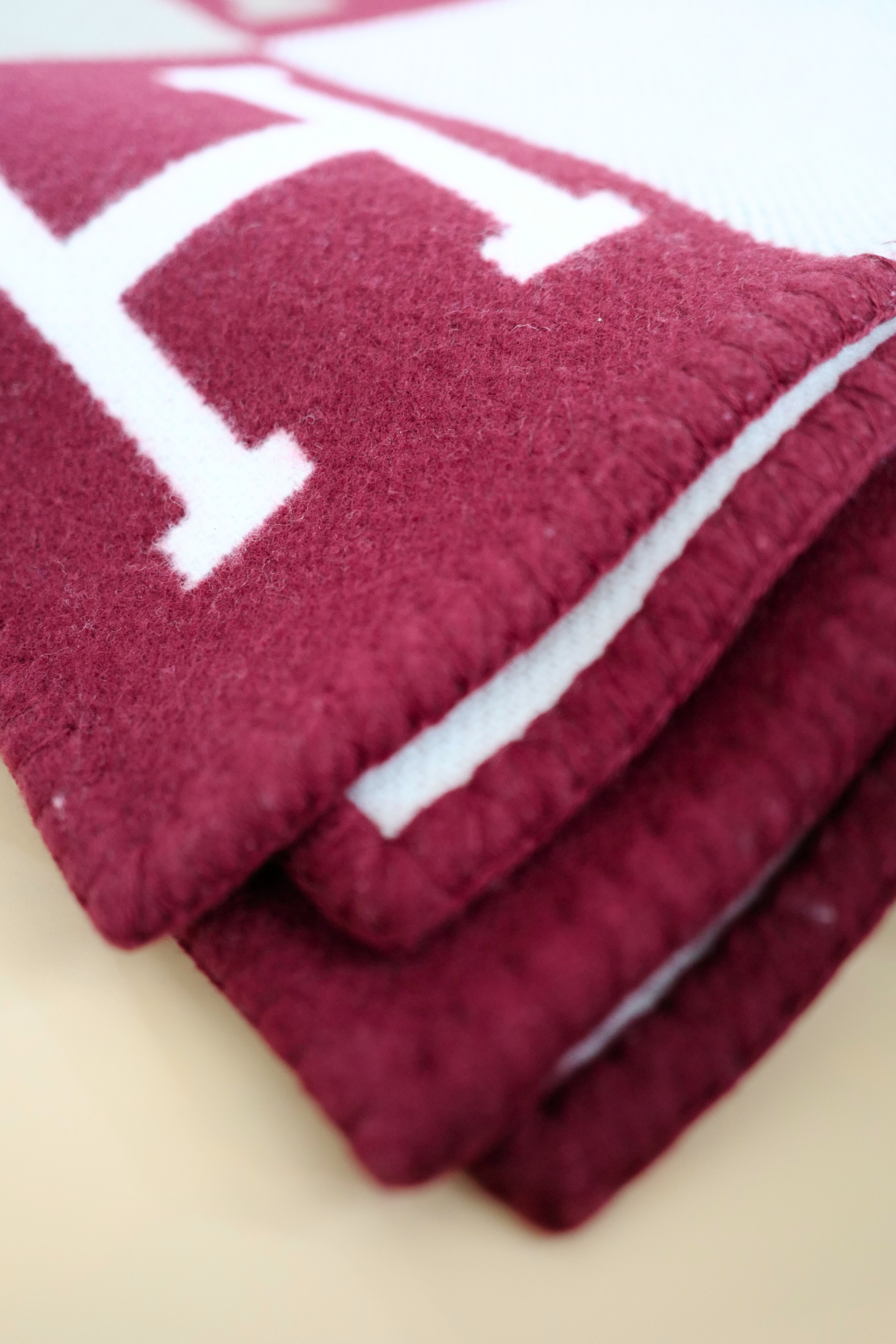 NEW HERMÈS Avalon III Throw Blanket Ecru / Rouge H Wool Cashmere