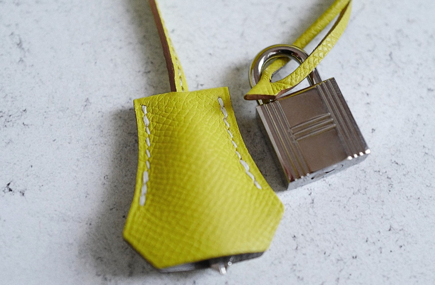Preowned Hermès Kelly 35 Candy Lime Epsom Leather Gris Perle Inside Palladium Hardware