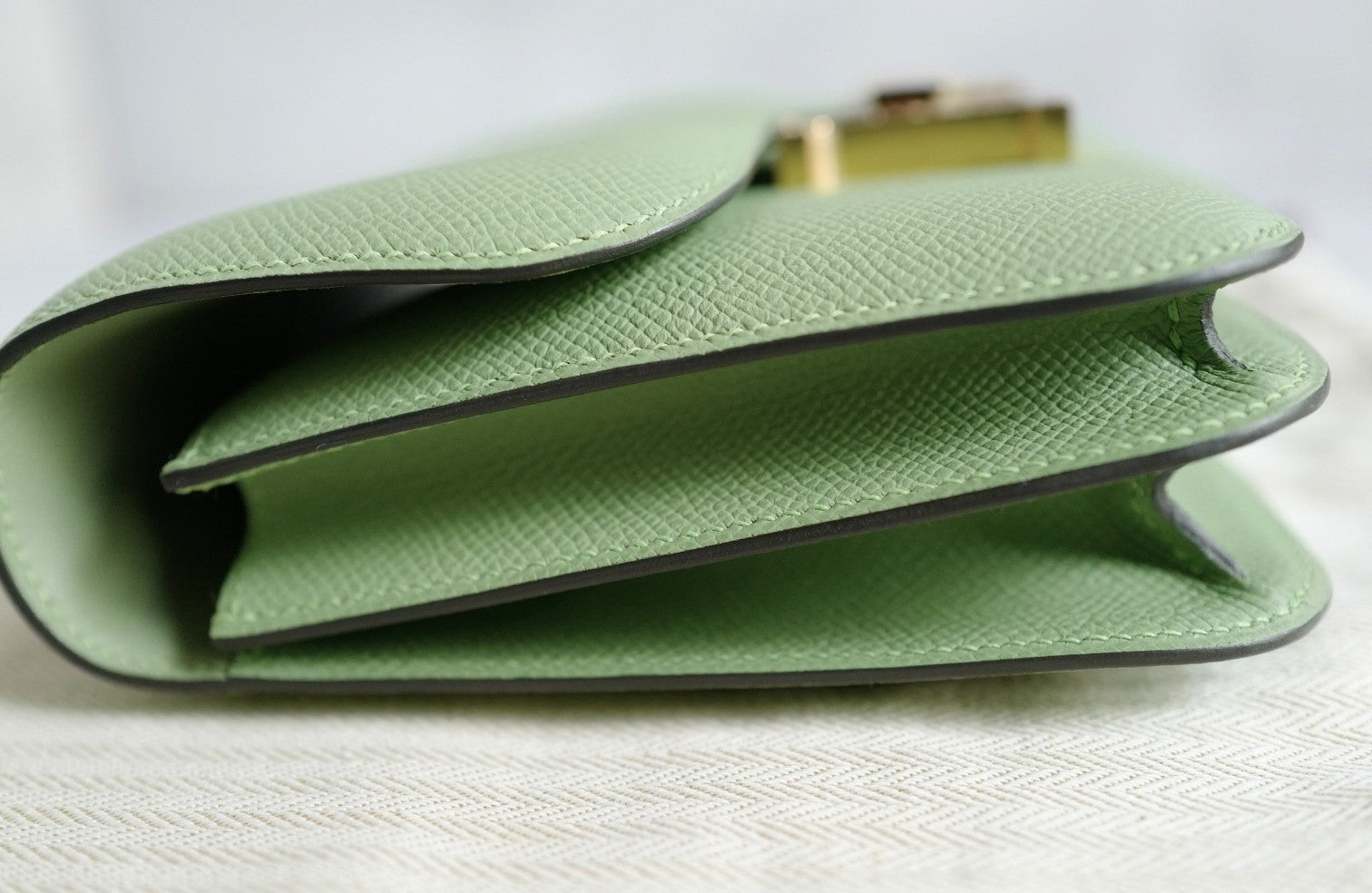 BNIB Hermès Constance 18 Vert Criquet Epsom Leather Bag Exotic Buckle GHW Stamp B 2023