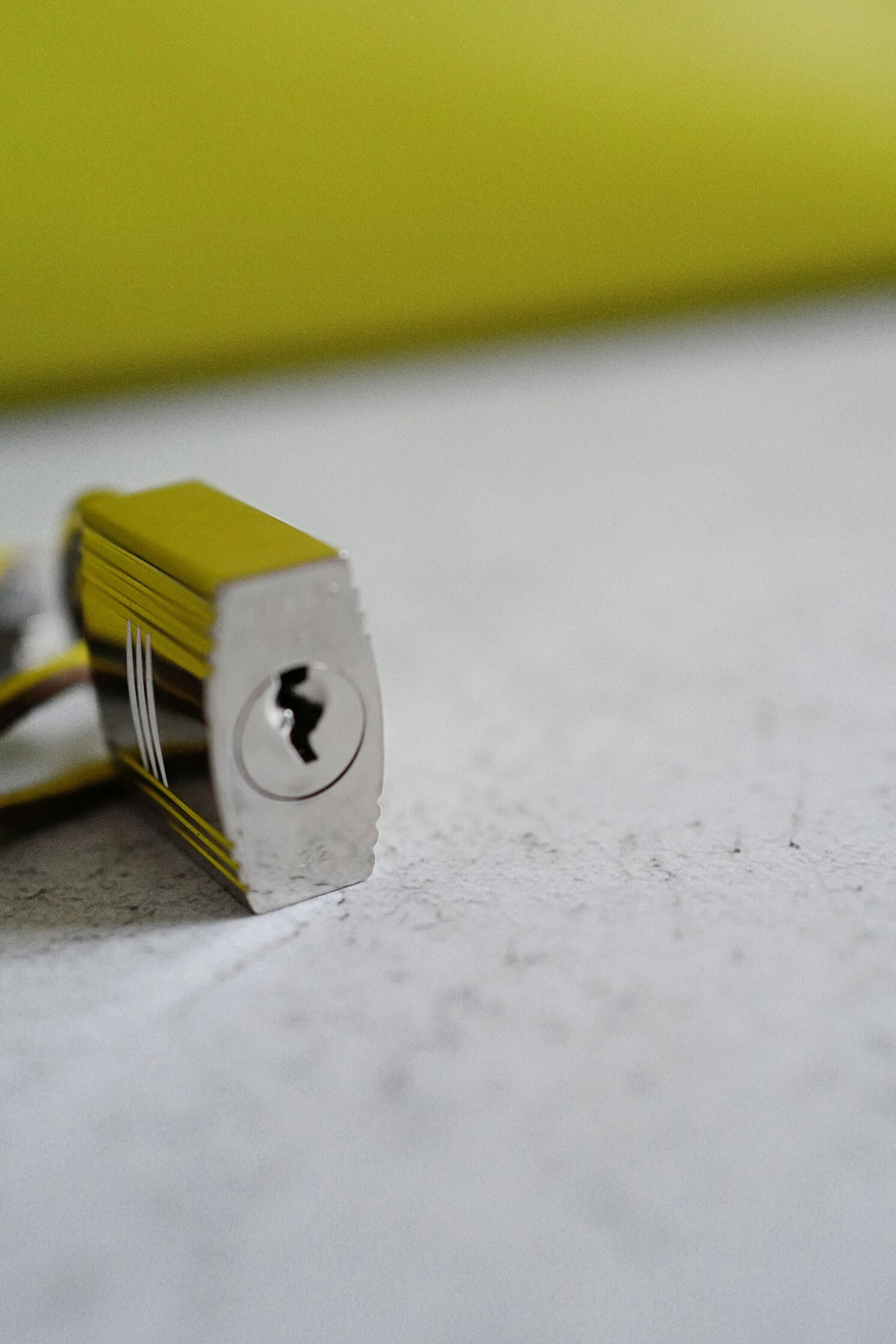 Preowned Hermès Kelly 35 Candy Lime Epsom Leather Gris Perle Inside Palladium Hardware