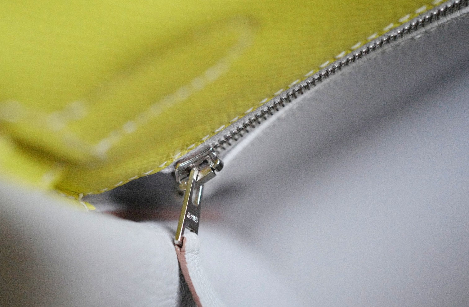 Preowned Hermès Kelly 35 Candy Lime Epsom Leather Gris Perle Inside Palladium Hardware