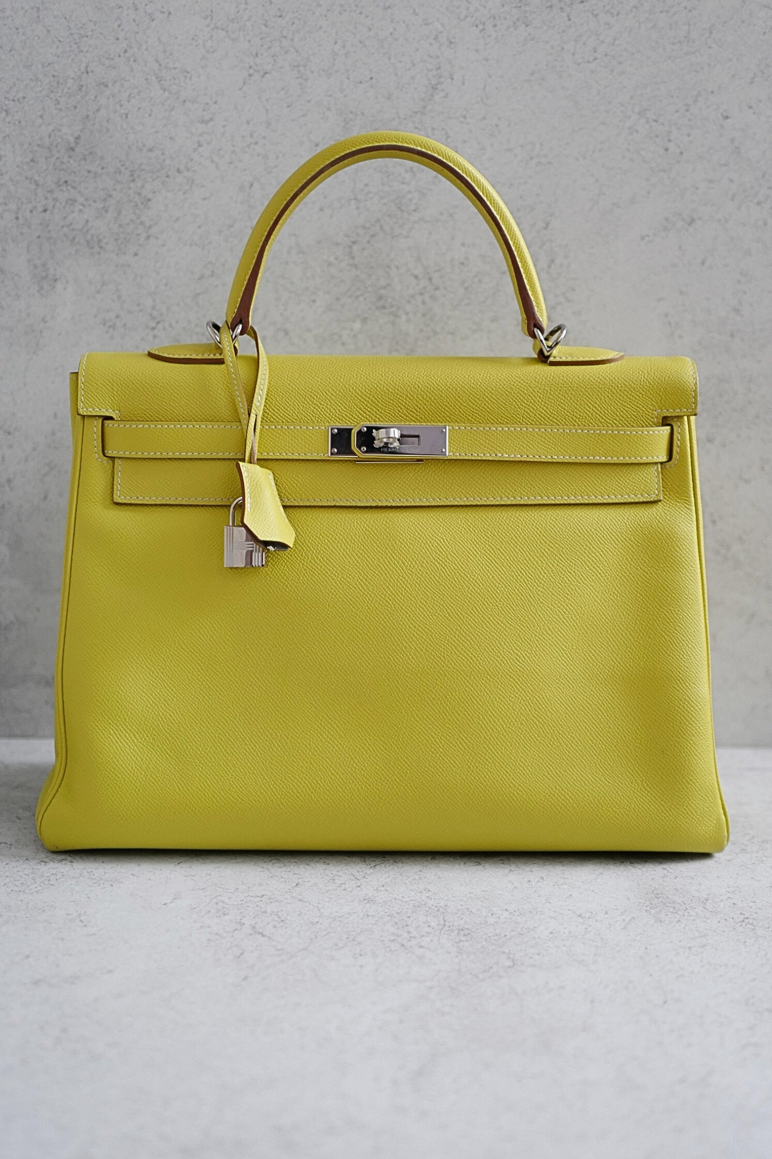 Preowned Hermès Kelly 35 Candy Lime Epsom Leather Gris Perle Inside Palladium Hardware