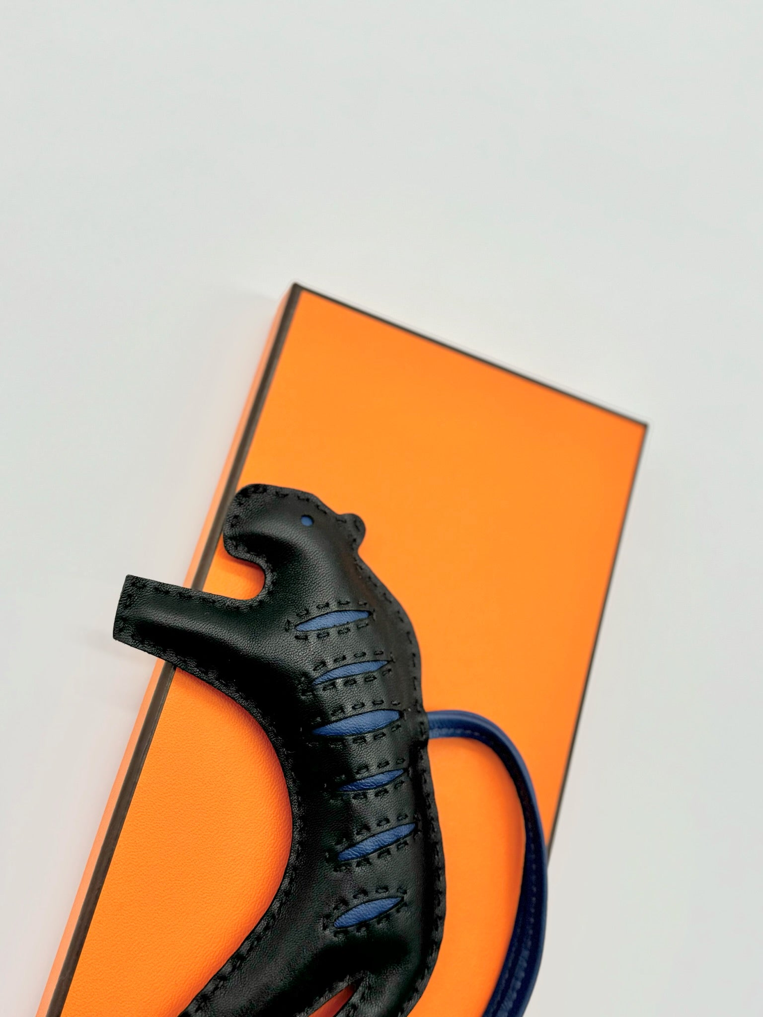 Hermes Charm Roo Roo Tiger noir/blue BNIB