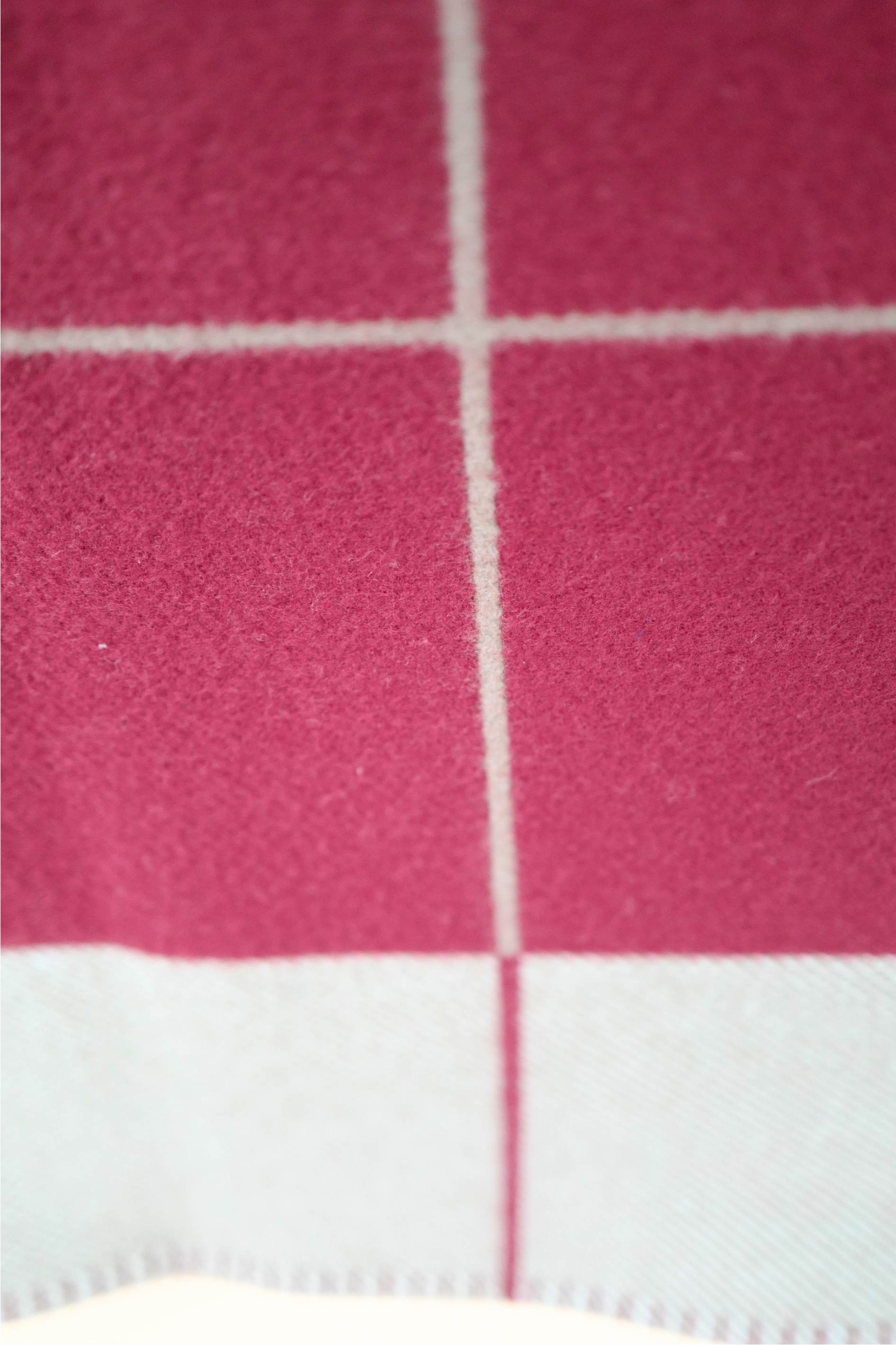 NEW HERMÈS Avalon III Throw Blanket Ecru / Rouge H Wool Cashmere