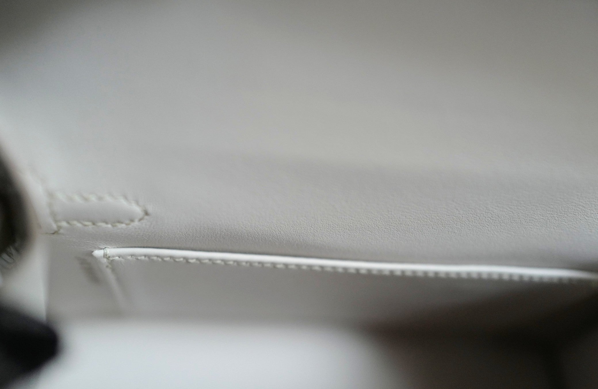 BNIB Hermès Mini Kelly 20 Beton Matte Crocodile with Palladium Hardware Stamp K