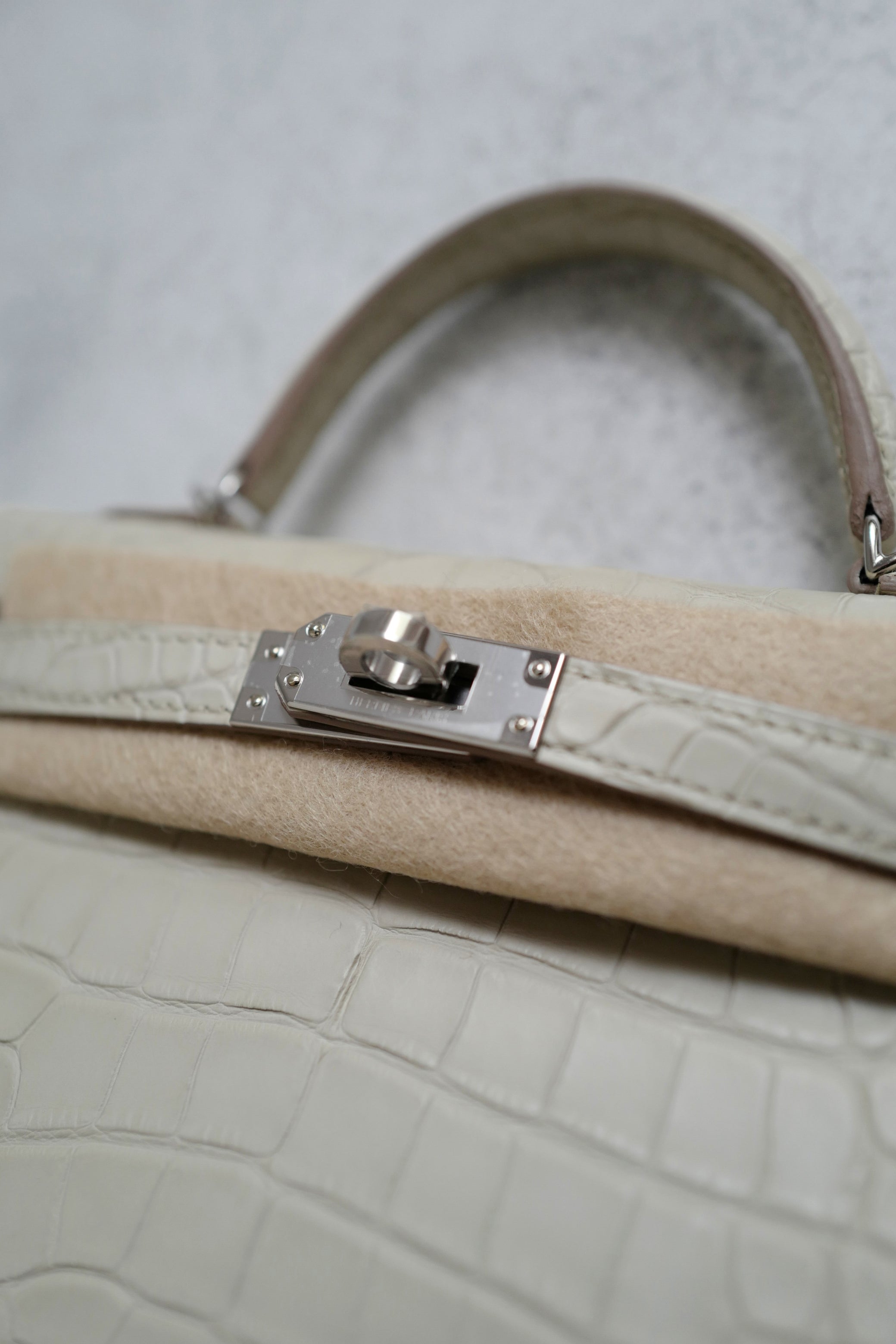 BNIB Hermès Mini Kelly 20 Beton Matte Crocodile with Palladium Hardware Stamp K
