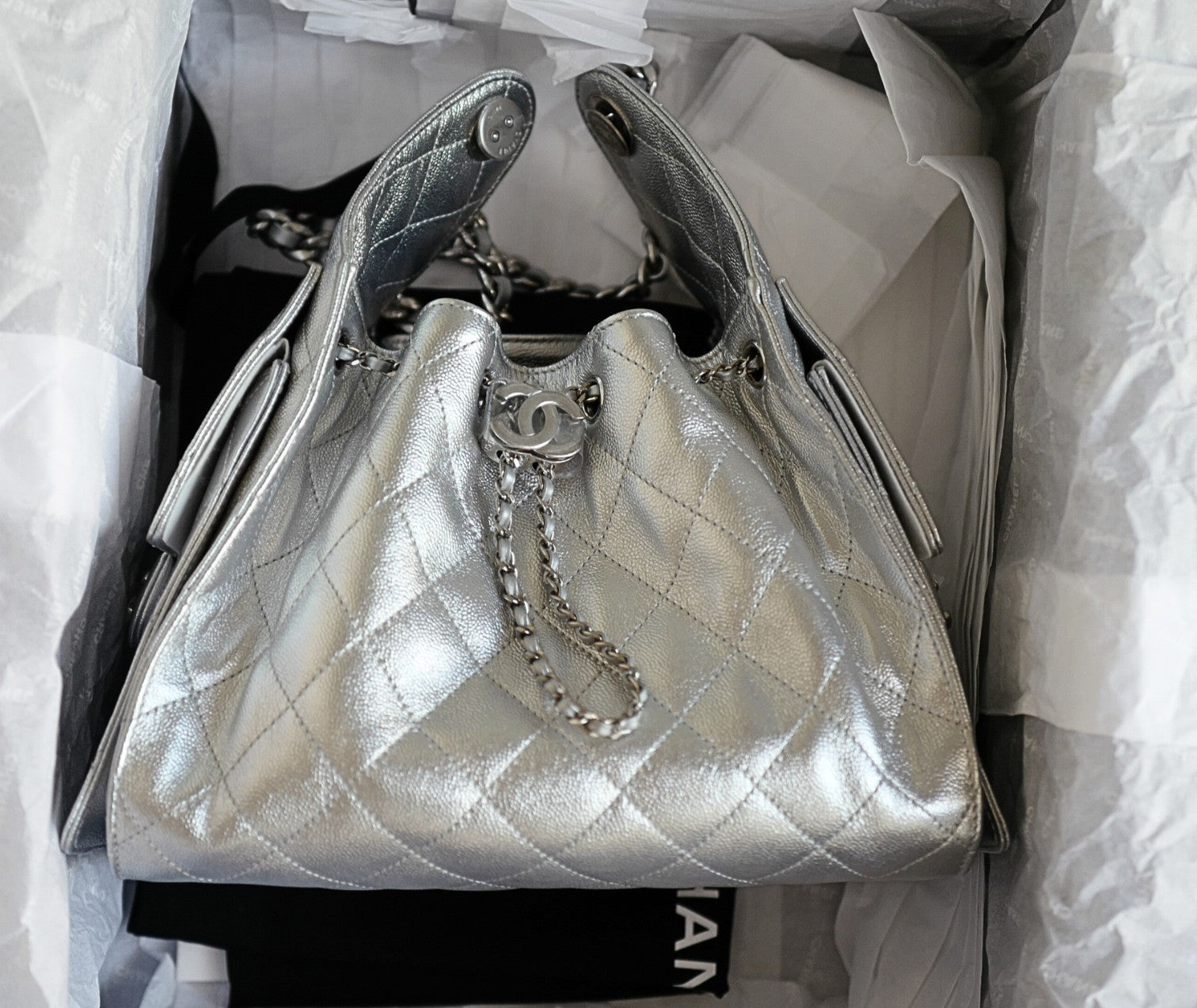 BNIB Chanel 26C Small Hobo Metallic Silver Grained Calfskin Shoulder Bag