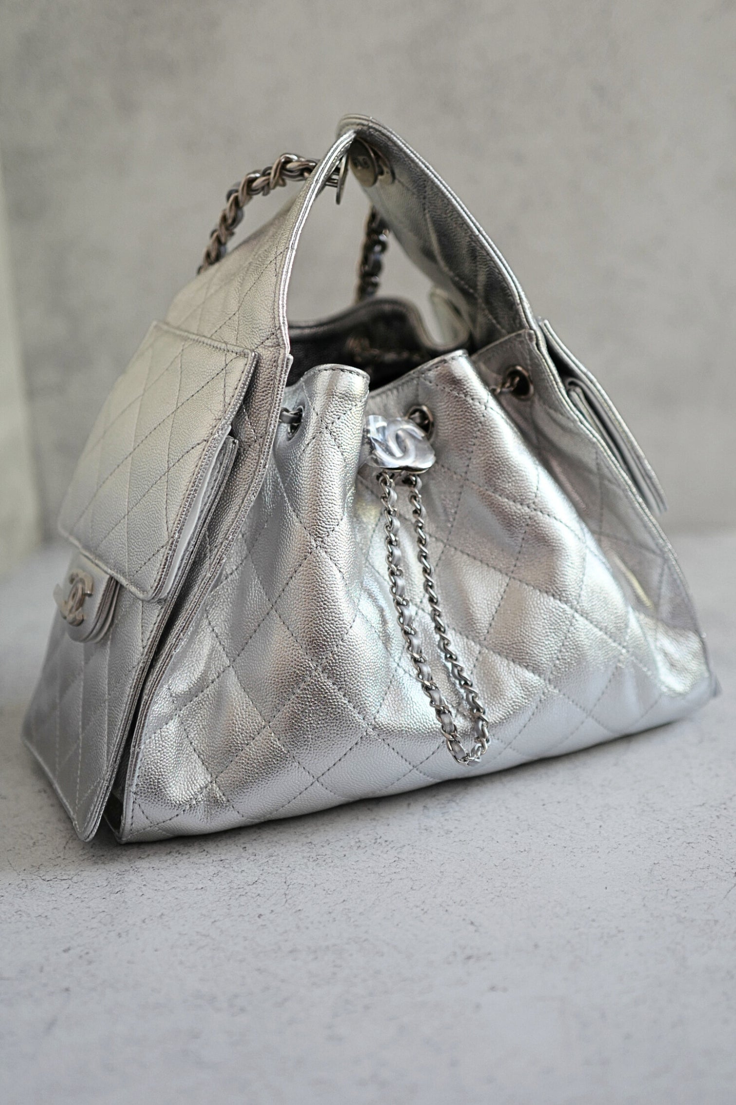 BNIB Chanel 26C Small Hobo Metallic Silver Grained Calfskin Shoulder Bag