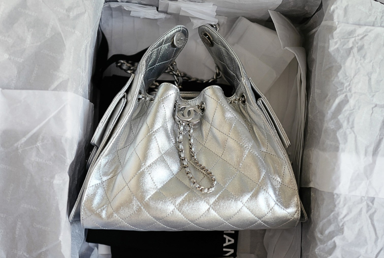 BNIB Chanel 26C Small Hobo Metallic Silver Grained Calfskin Shoulder Bag