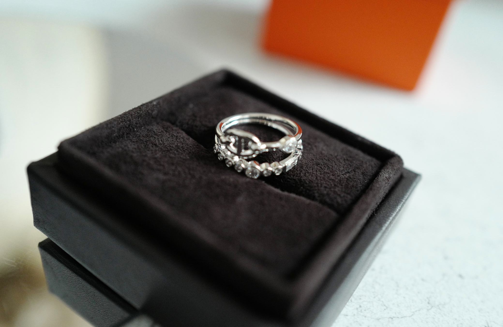 Hermès Chaine d’Ancre Chaos Fancy Ring in White Gold with Diamonds Sans Coloris Size 53