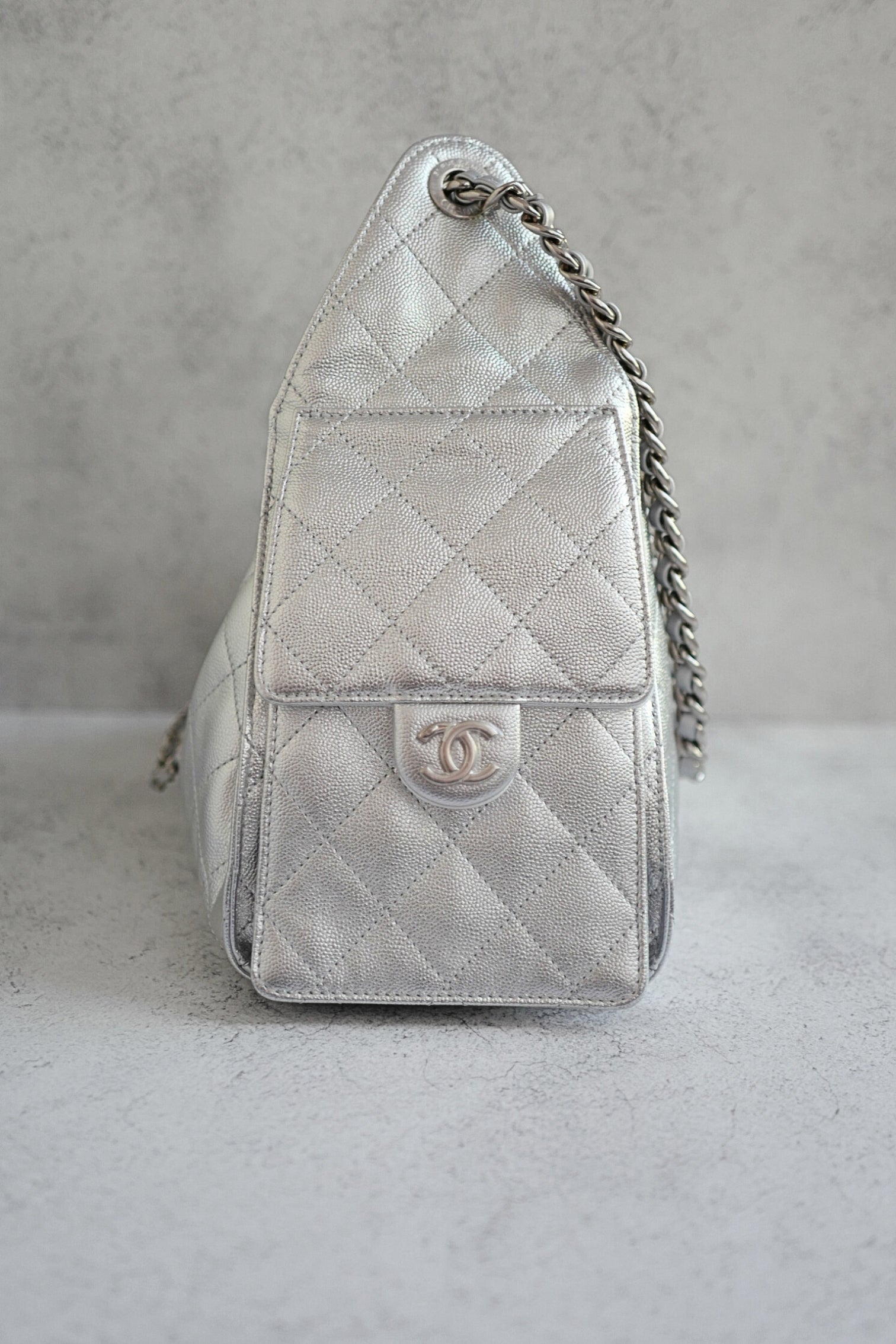 BNIB Chanel 26C Small Hobo Metallic Silver Grained Calfskin Shoulder Bag