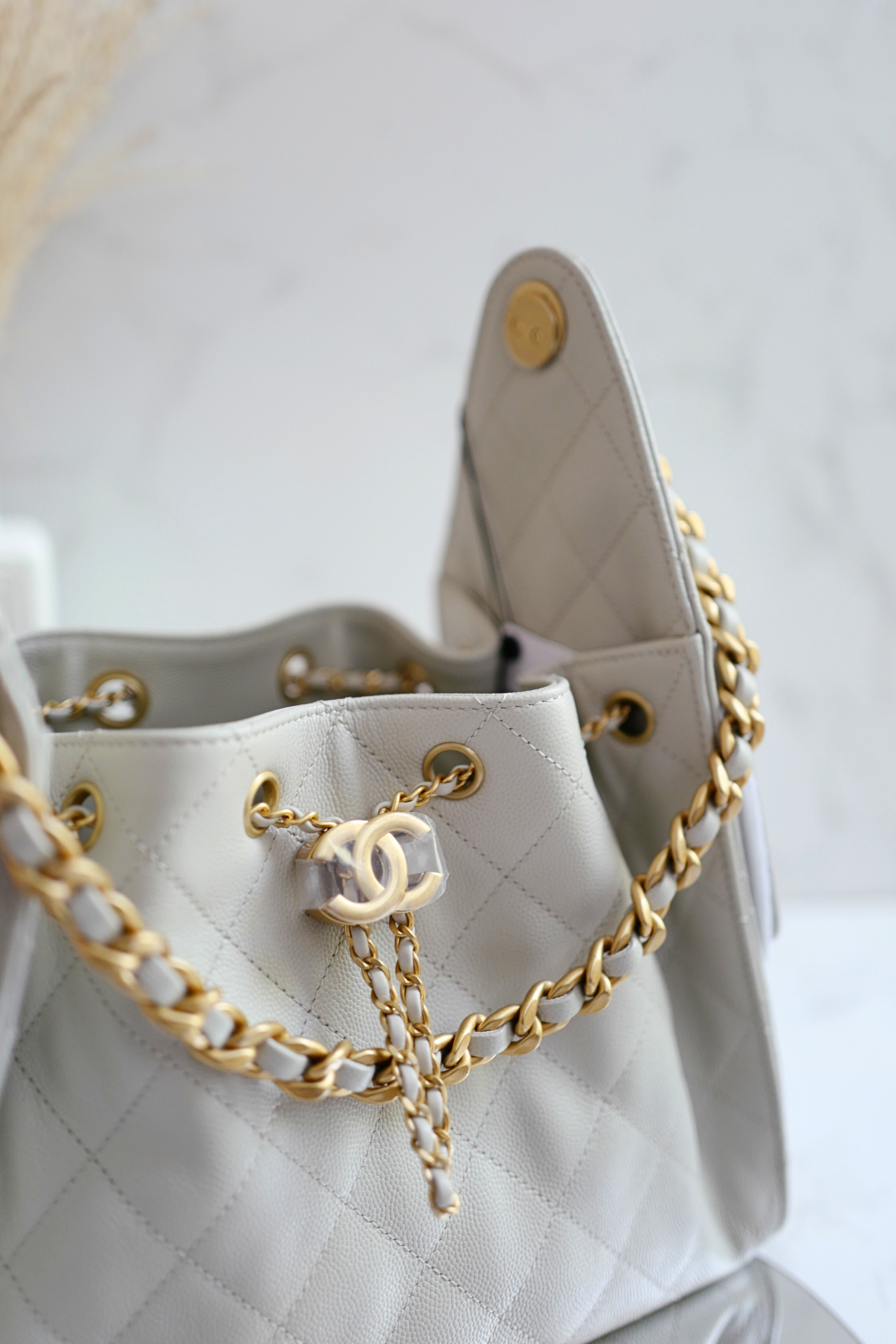 NEW CHANEL 2025 25B Small Hobo Bag Grained Calfskin Light Grey GHW