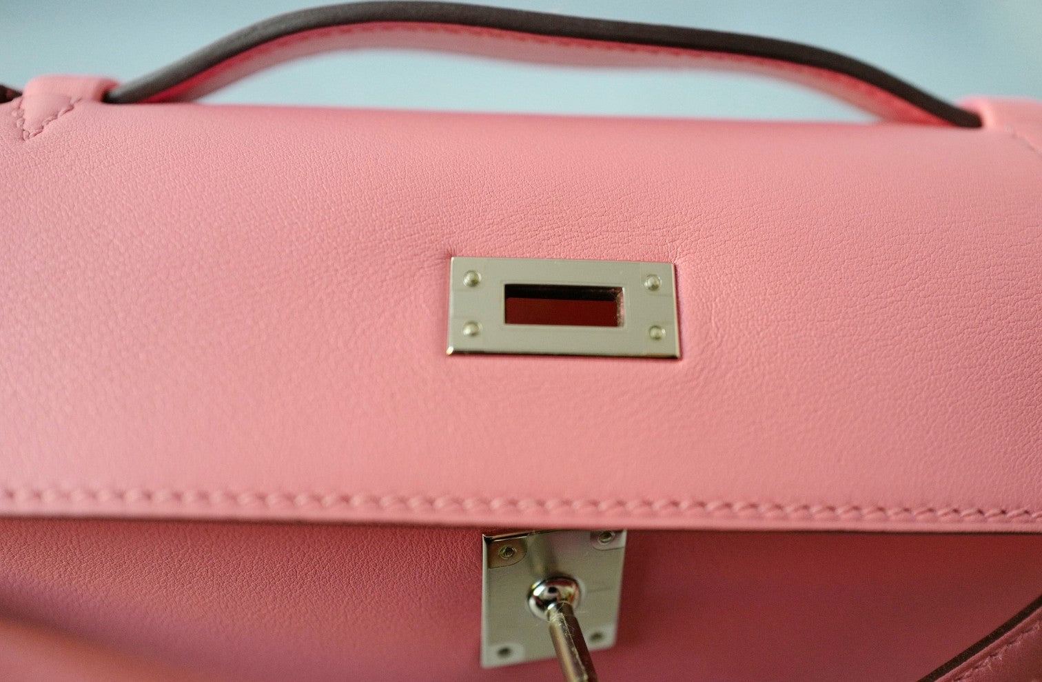 Hermès Kelly Pochette Rose d’Été Swift Leather with Palladium Hardware Z Stamp