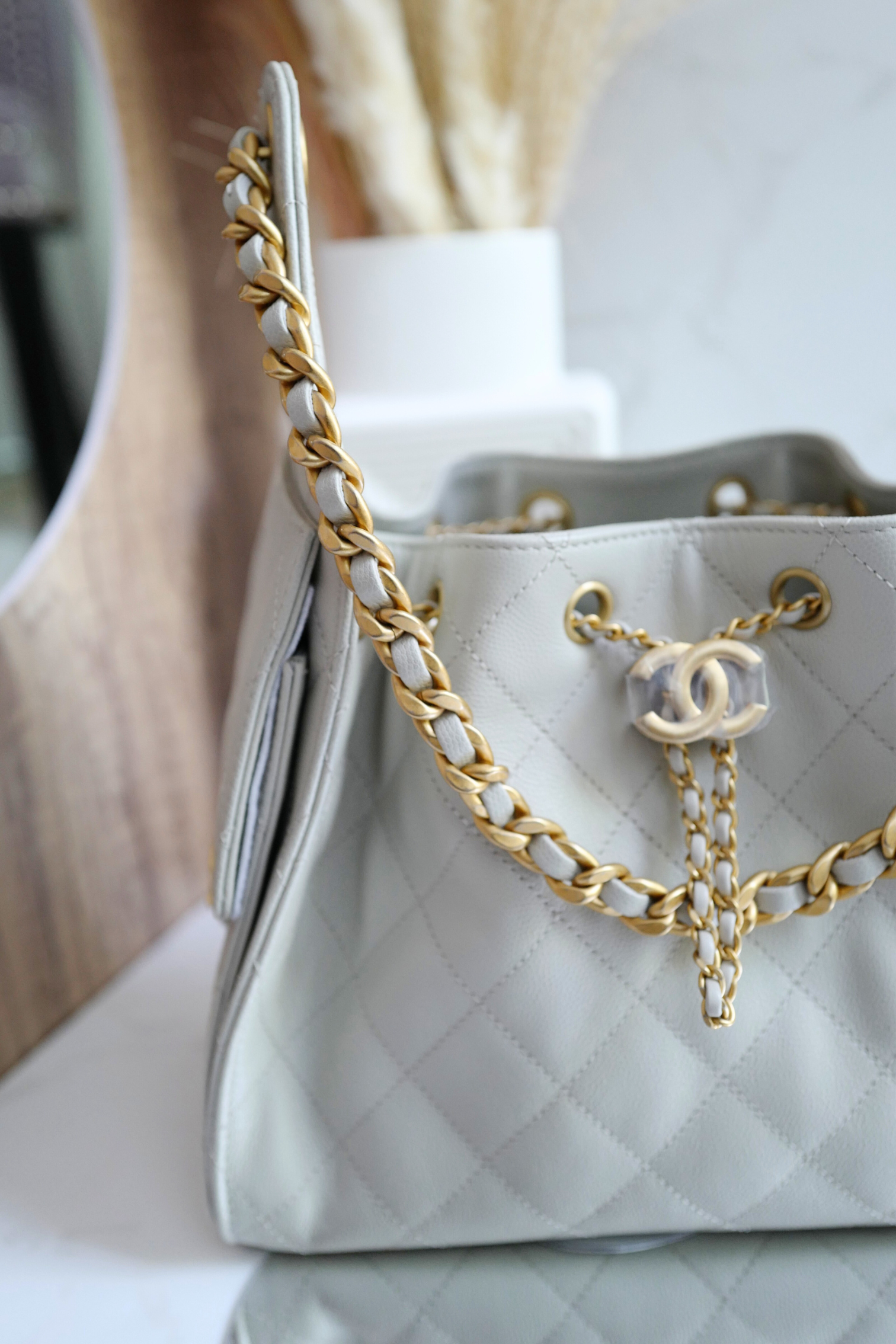 NEW CHANEL 2025 25B Small Hobo Bag Grained Calfskin Light Grey GHW